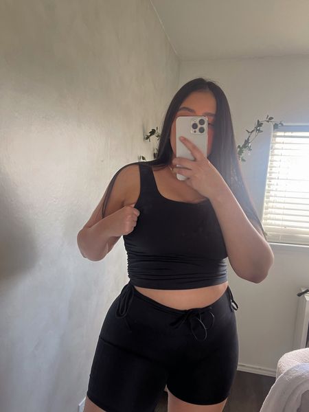 My new favorite Fabletics set, so comfy and flattering and just a fun twist on a classic simple set 🖤

#LTKcurves #LTKunder100 #LTKfit