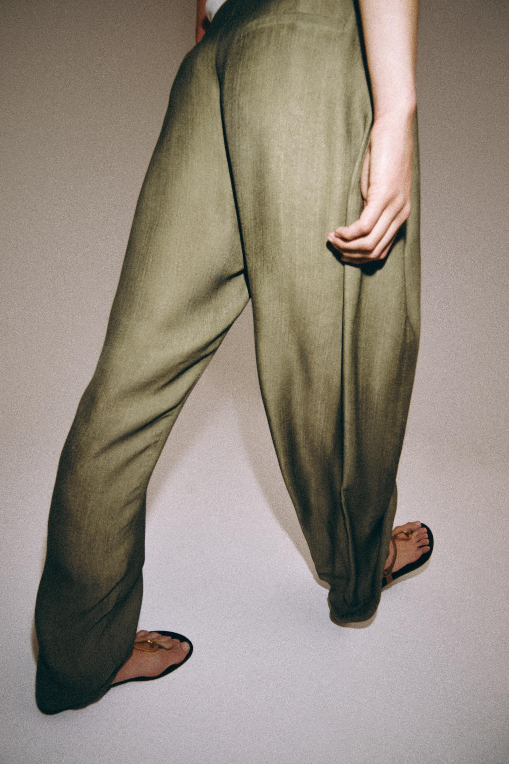 ZW COLLECTION FLOWY PANTS | Zara US