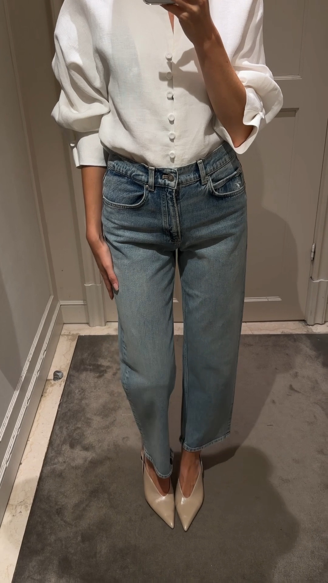 The perfect pair of jeans for spring 🍨 I’m wearing the jacket in size S and jeans size 36 (I’m usually between 34 and 36 in Massimo jeans)

#LTKspring #LTKworkwear #LTKjeans