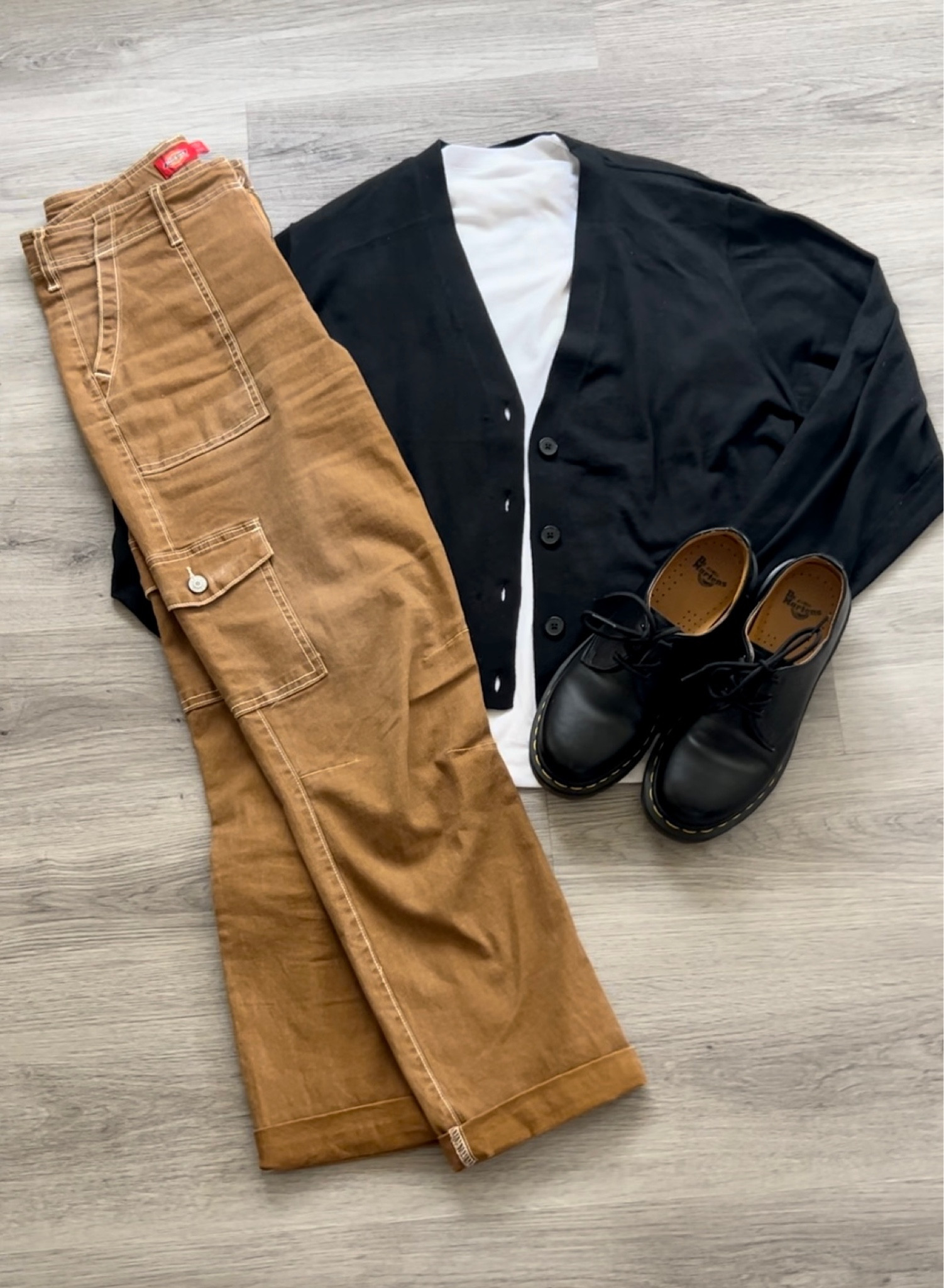 Cargo pants and cardigan work outfit  

#LTKstyletip #LTKworkwear #LTKmens