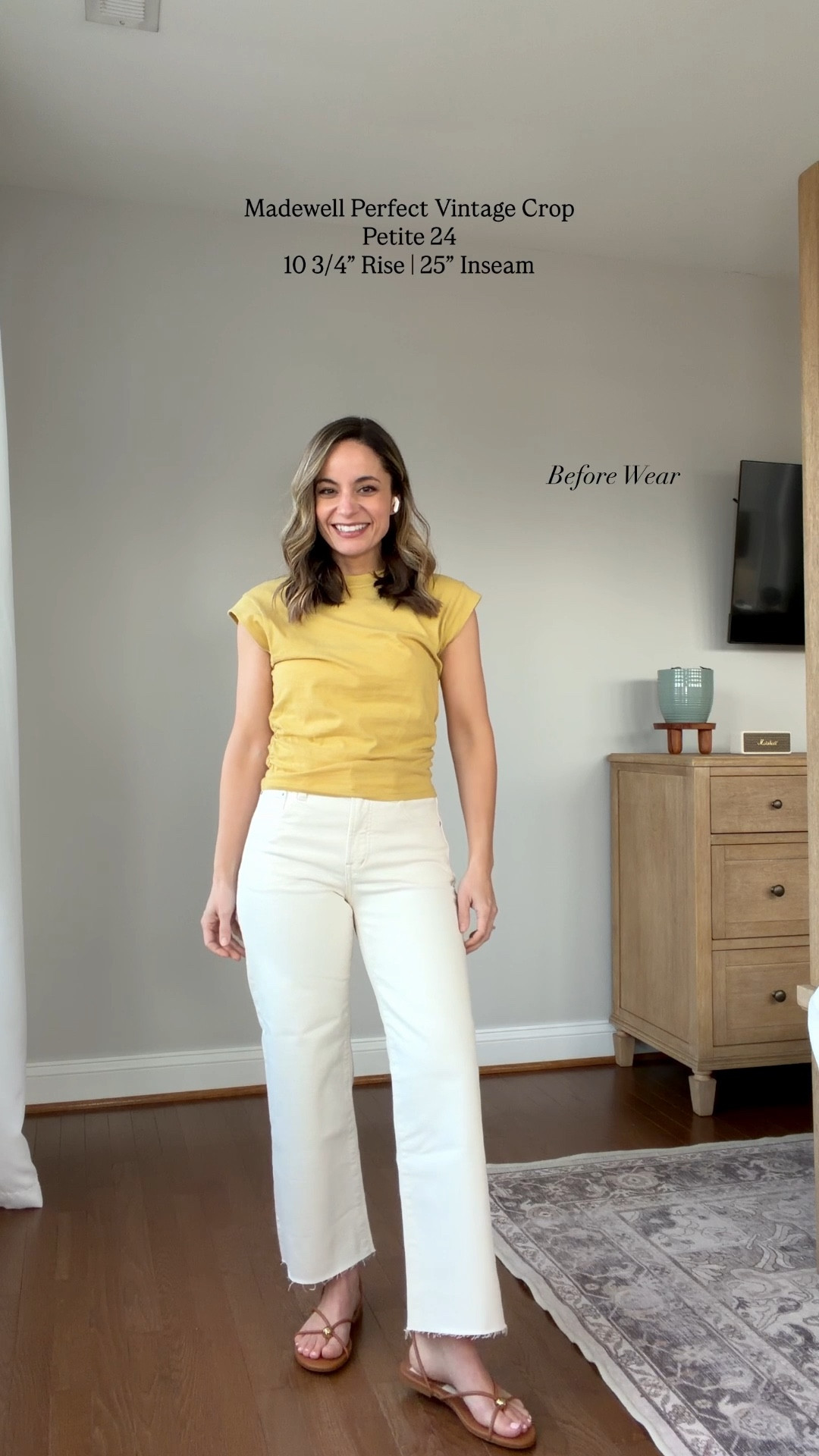 Wear test of Madewell The PV Wide-Leg Crop Jean
Petite 24 in Vintage Canvas - tts 
10 3/8" rise, 25" inseam
98% cotton 

I felt like this pair held their shape well! 

#LTKPetite