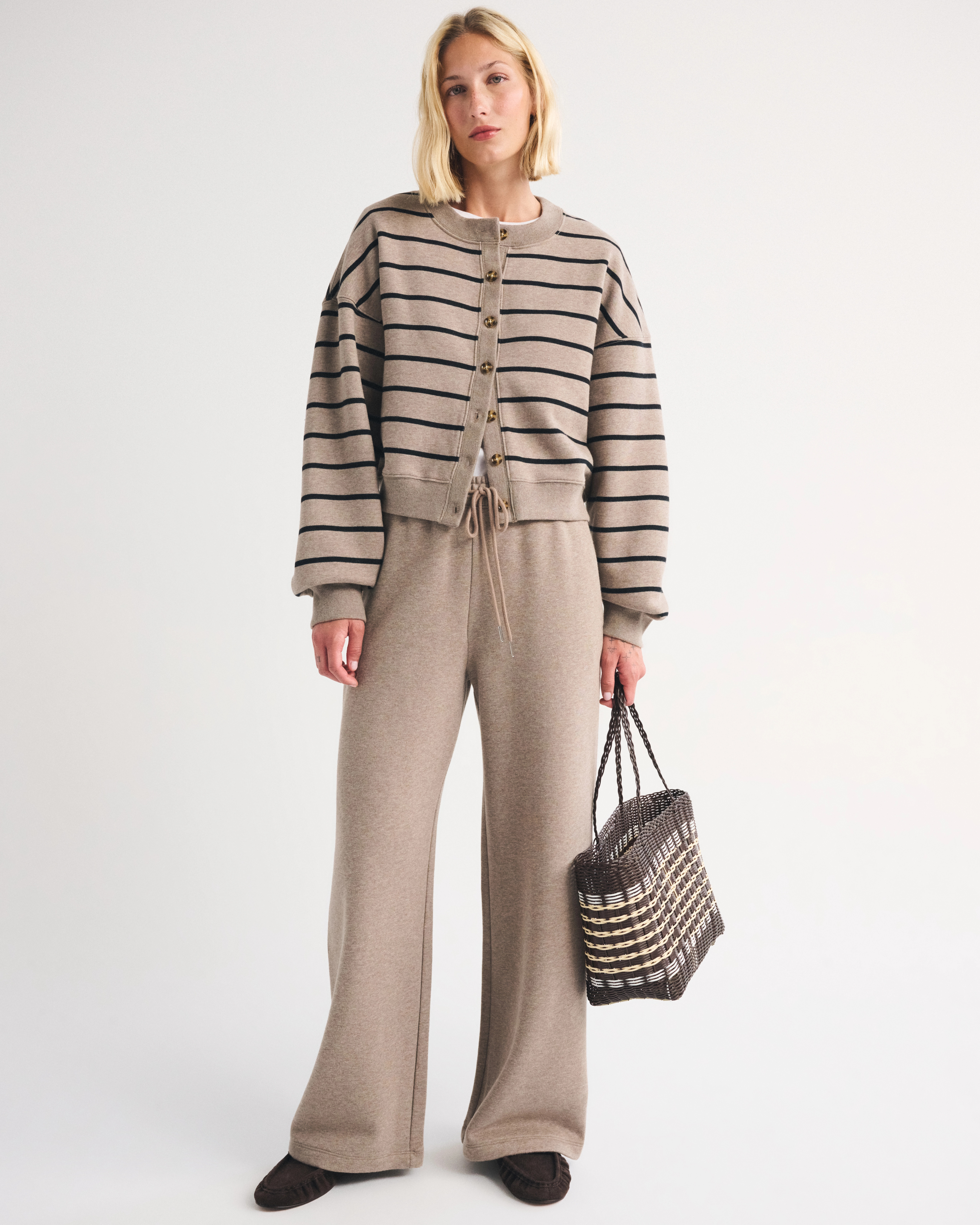 Sunday High Rise Wide Leg Sweatpant | Abercrombie & Fitch (US)