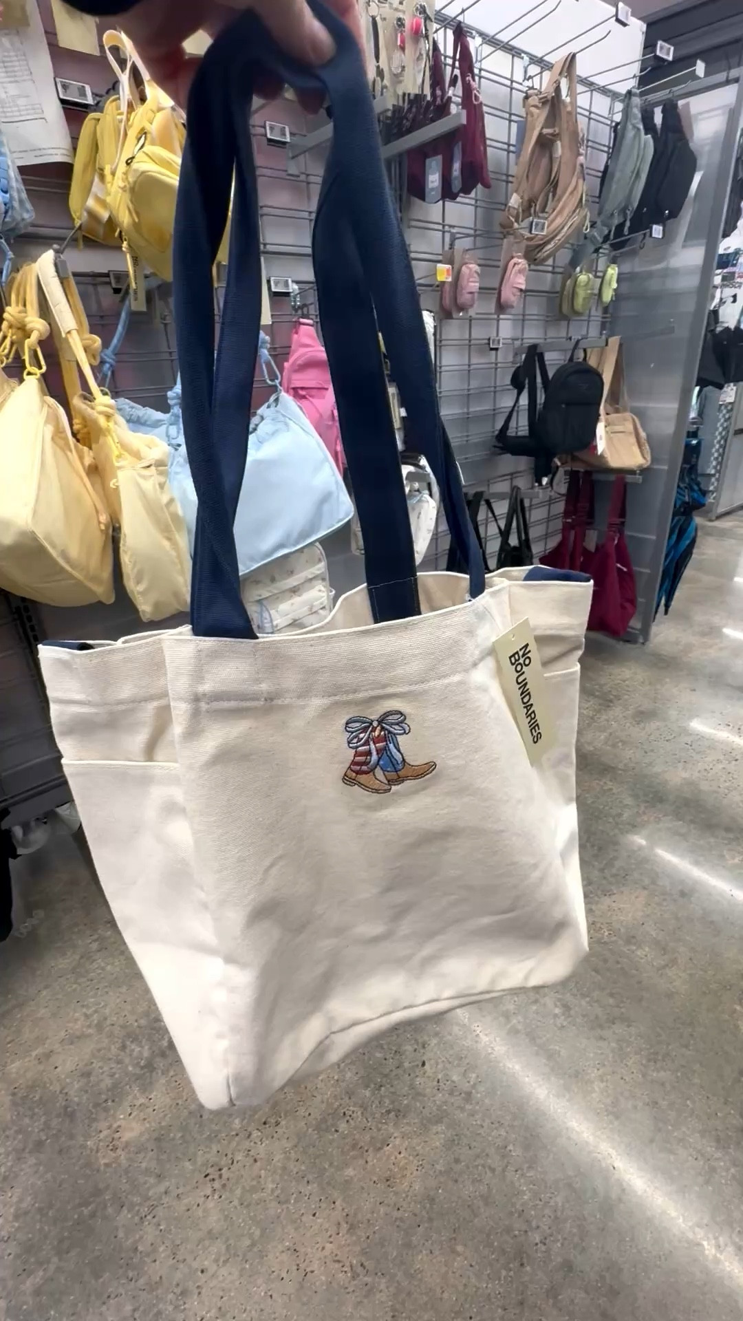 No Boundaries Women's Americana North/South Tote Bag