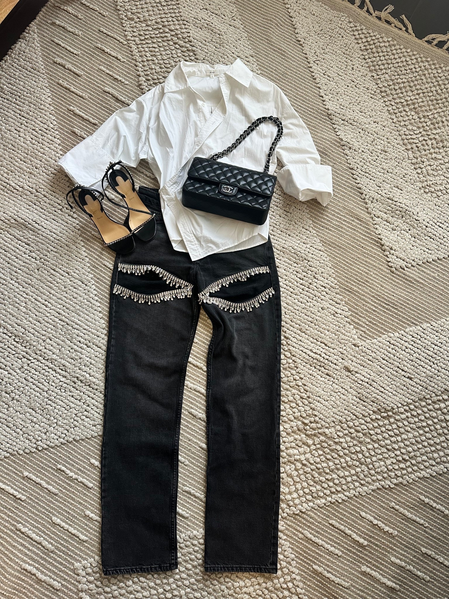 Obsessed with these jeans! 

Fall outfit, date night, night out, embellished jeans, Chanel, Louboutin

#LTKSeasonal #LTKStyleTip