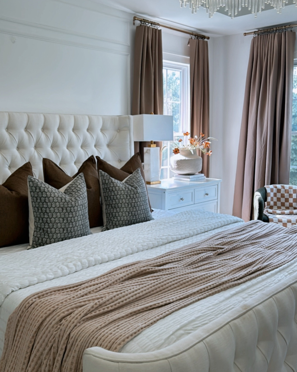 Master Bedroom Fall Decor INSPO
#bedding #falldecor #fallpillows #velvetcurtains #fallstems #upholsteredbed #nightstand #amazonhome #wayfair #chandelier #alabasterlamp

#LTKSeasonal #LTKSaleAlert #LTKHome
