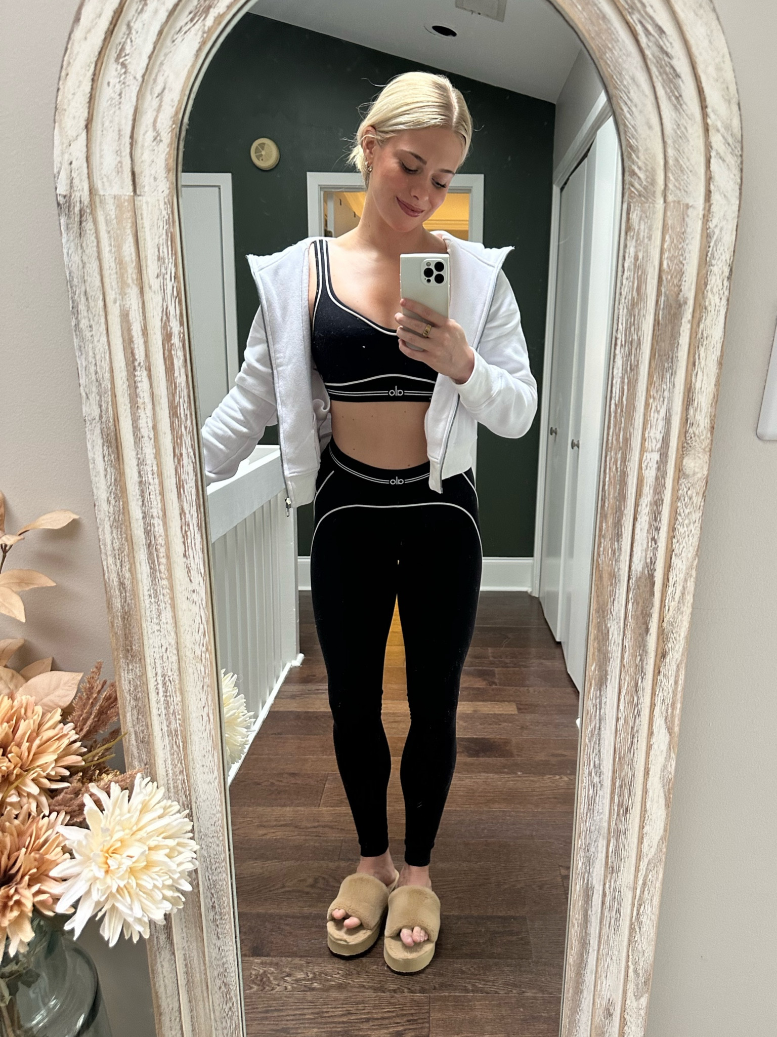 Alo has the BEST athleisure / workout sets, and this one is my current obsession. Runs TTS and so flattering. #ootd

#LTKActive #LTKFitness #LTKStyleTip