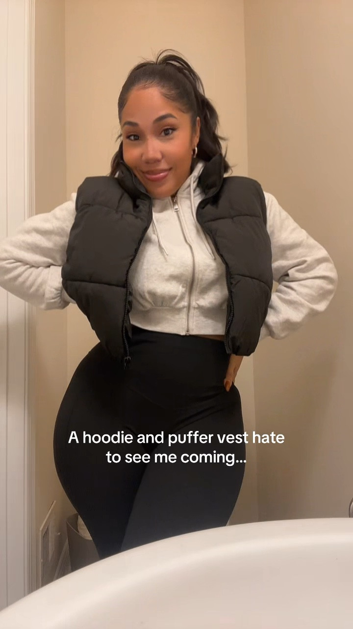 Clearing out all the drafts from the old house🥹 This is truly my go to winter fit though when it’s not too too freezing out lol #winteroutfitideas #outfitinspo 

#LTKFindsUnder50 #LTKSeasonal #LTKActive