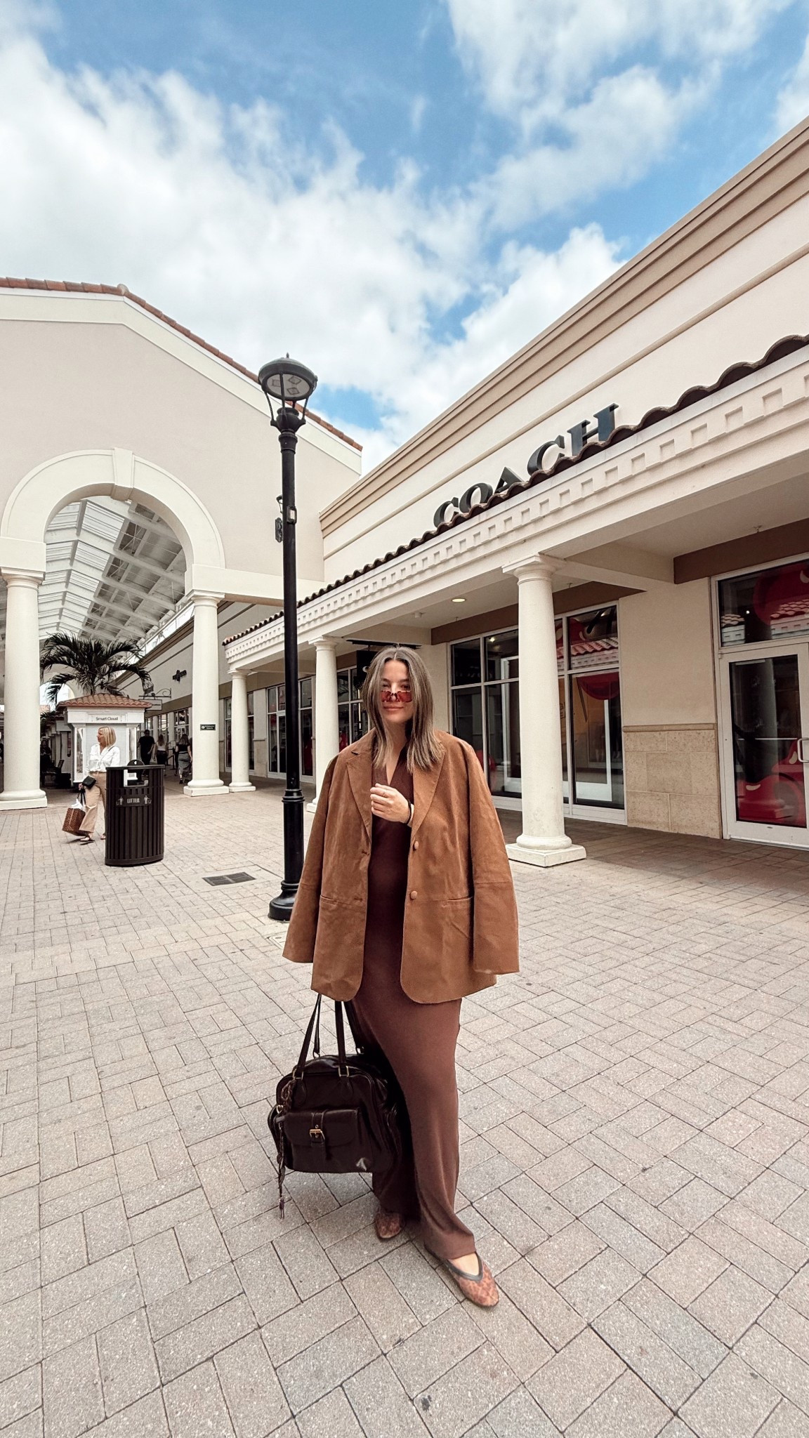 vestido + blazer. 
look arrumado e confortável ao mesmo tempo! 

#LTKbrasil