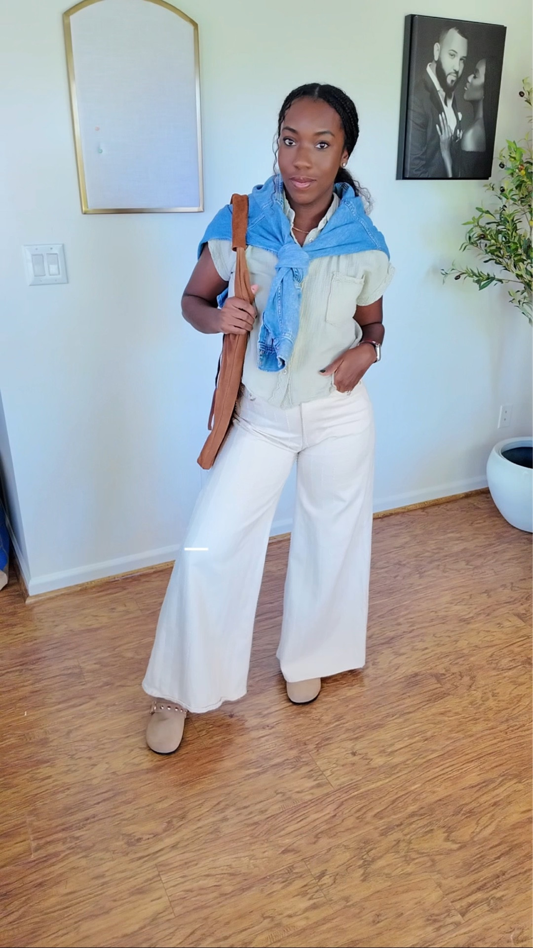 Casual, comfy, & still cute 🤎

Denim shirt: @aritzia
Crop shirt: @zara
Pants: @hm
Shoes: @amazon
Bag: @mango

#OOTD #EverydayStyle  #CasualChic