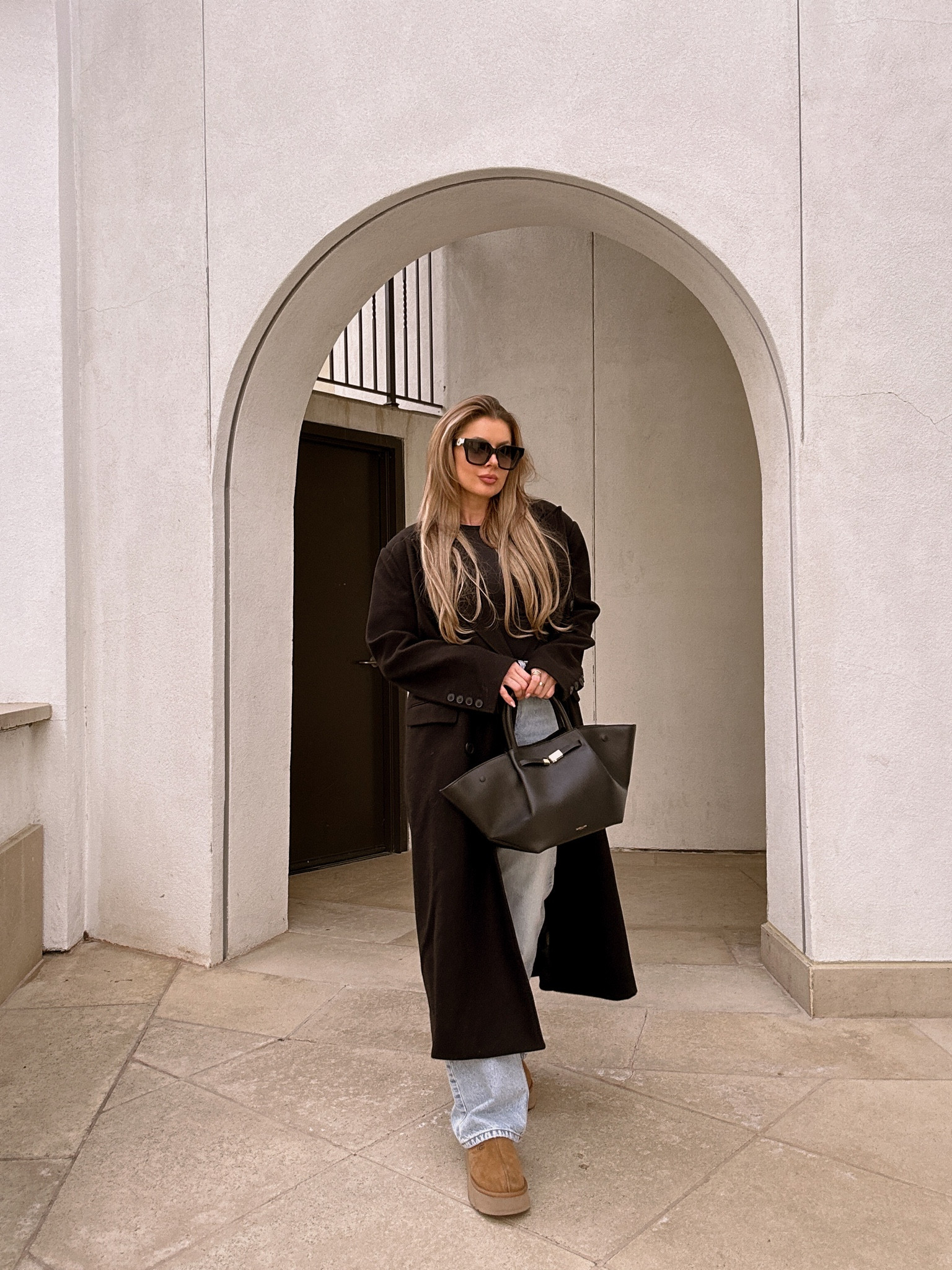 Oversized coat outfit inspo #coat #oversizedcoat #winteroutfit #outfitidea 

#LTKSeasonal #LTKfindsunder100 #LTKfindsunder50