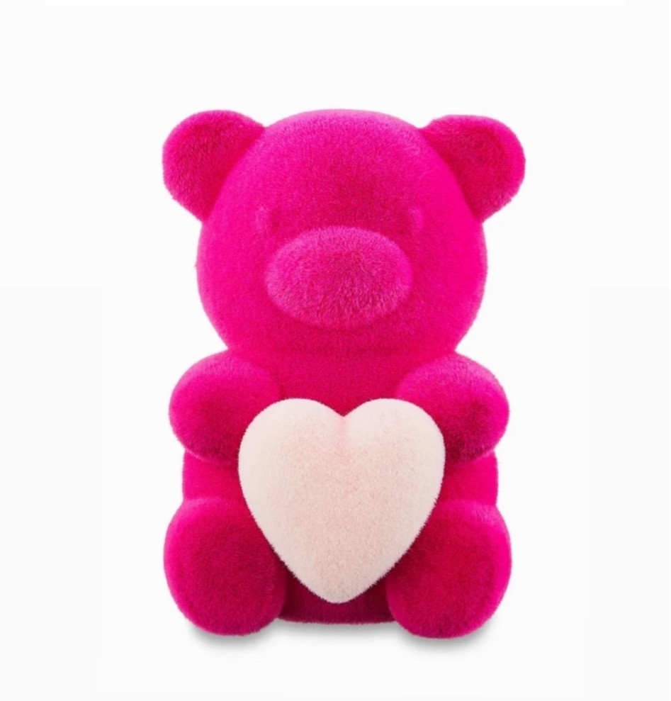 #gummybear #flockedgummybear #walmart The viral flocked gummy bear 🫶🏻🙌🏻

#LTKhome #LTKSeasonal #LTKfindsunder50