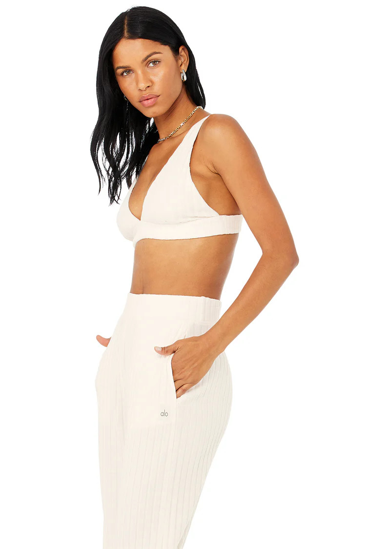 Ribbed Take Comfort Bra - Black | Alo Yoga (US)