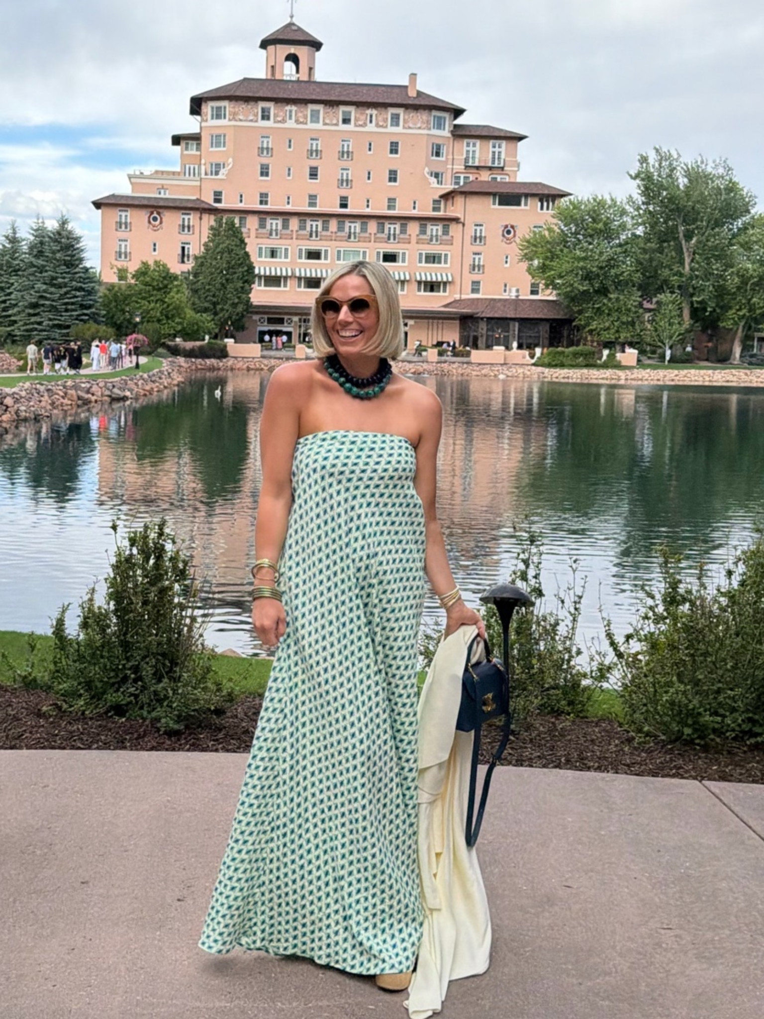 Dinner fit
Vici- size small, could’ve done the size XS. Use code Bobbisave35
Necklaces- linking similar but they’re Avara and Katie kollective on IG 
Sunnies- Krewe
Linking bracelets and my shawl 
Purse is borrowed from Vivrelle

#LTKootd #LTKPetite