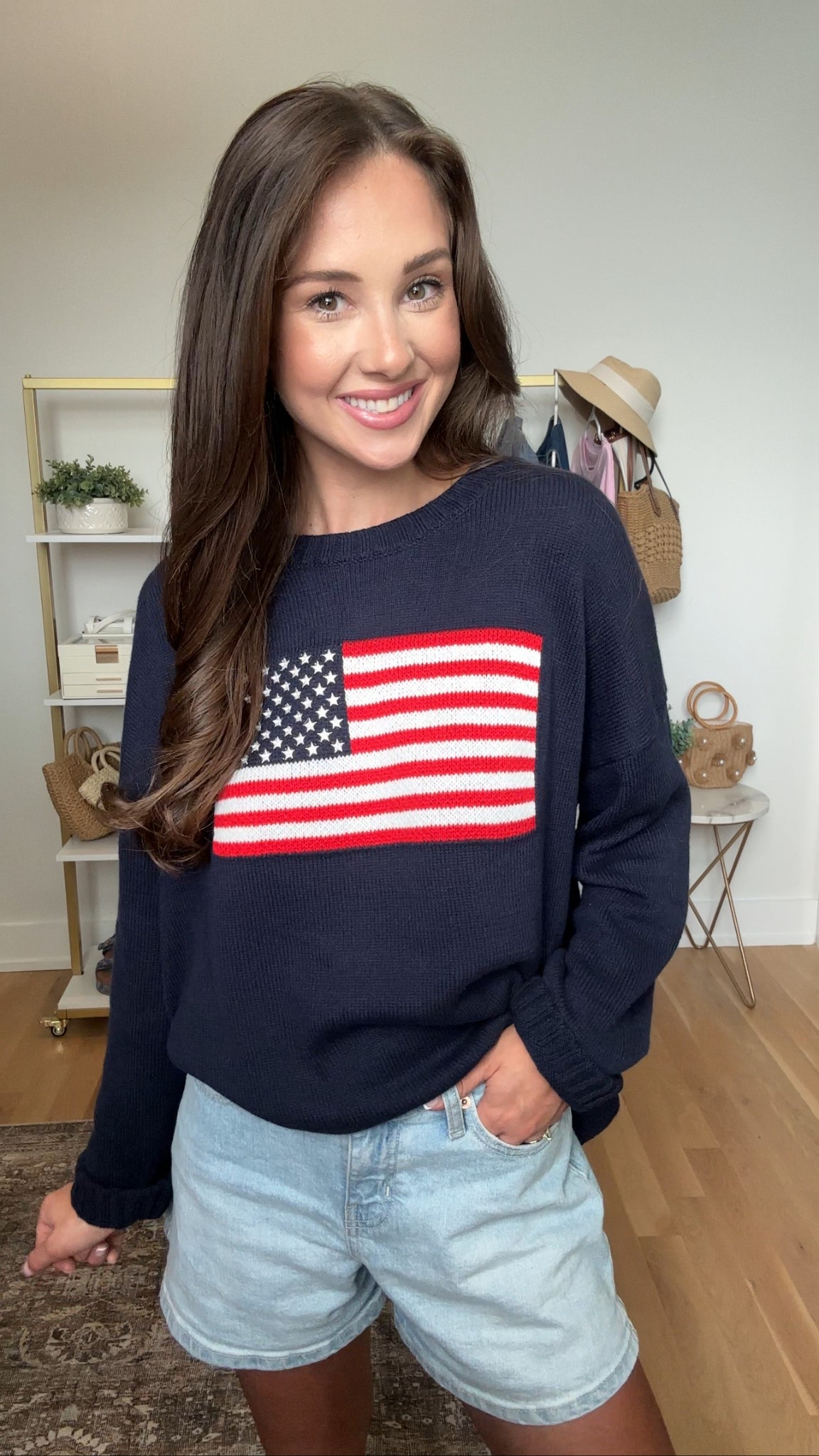 Navy sweater from Target. Great for 4th of July!

Target, sweater, America, 4th of July