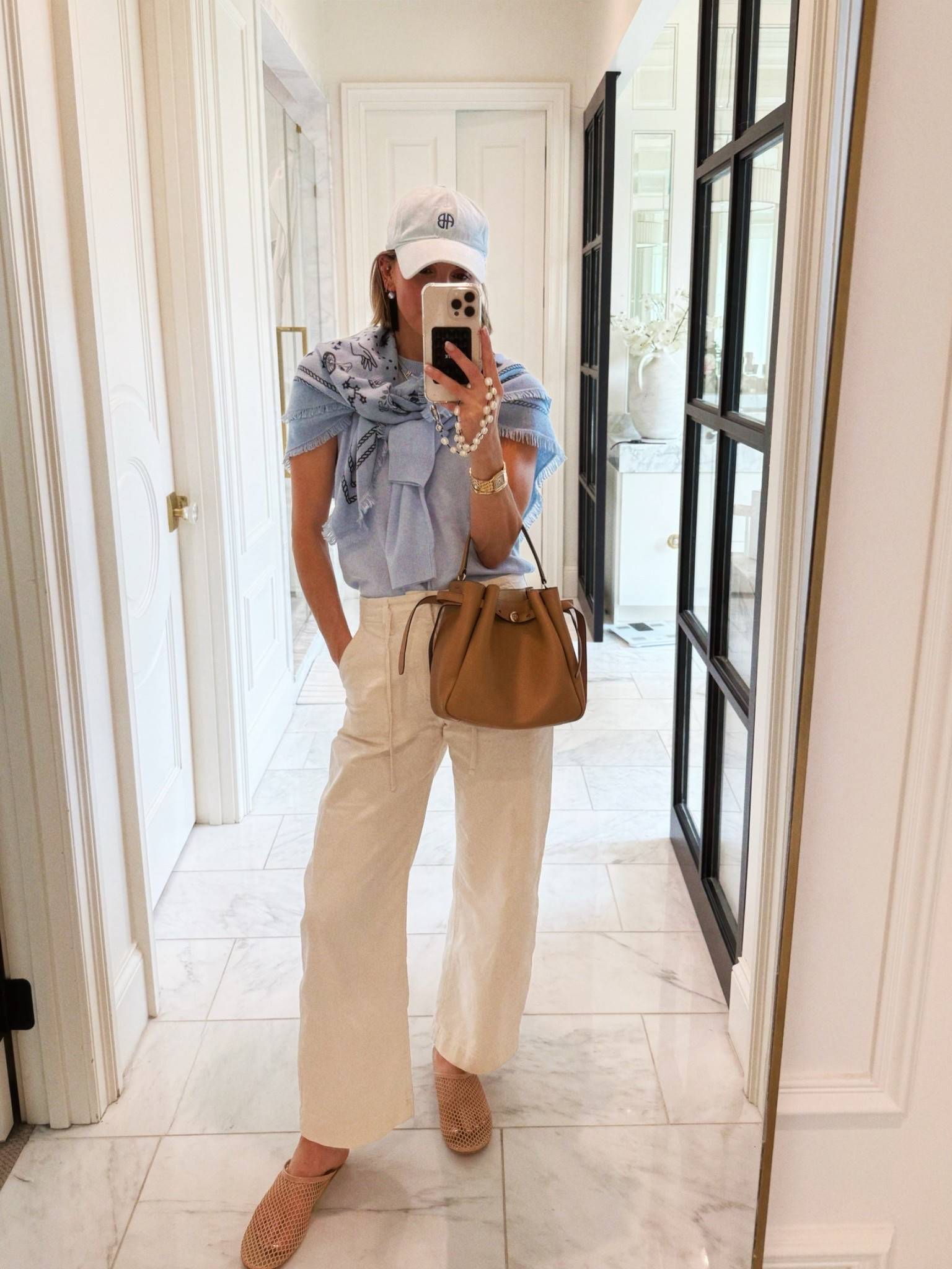 Casual weekend outfit that's not jeans. Wearing size 25 in these pants which fit tts I'm 5'7 for reference