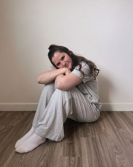 skims boyfriend t-shirt and loose pant in heather gray, casual outfit, comfy clothes, loungewear, pajamas, pj set, oversized

#LTKfindsunder100 #LTKfindsunder50 #LTKstyletip