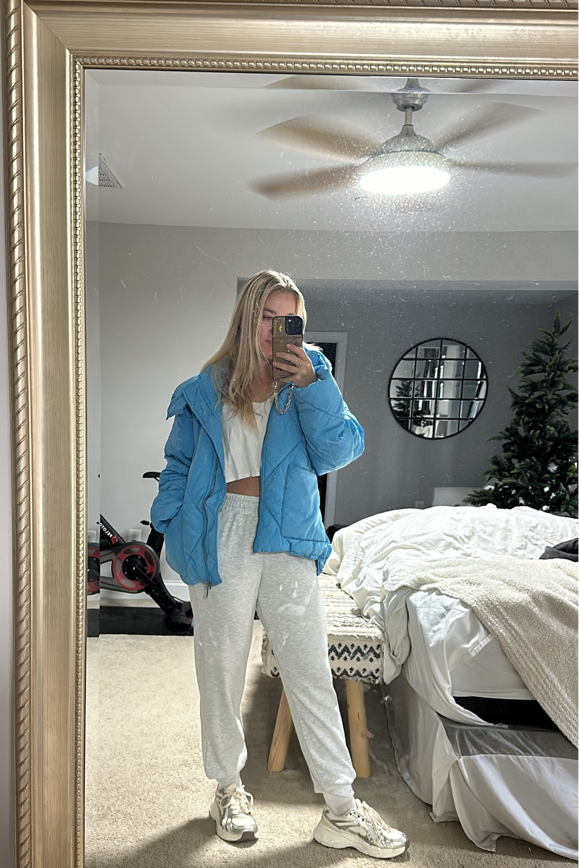 Comfiest clothes for bus stop this morning 

#LTKTravel #LTKFindsUnder100 #LTKFindsUnder50