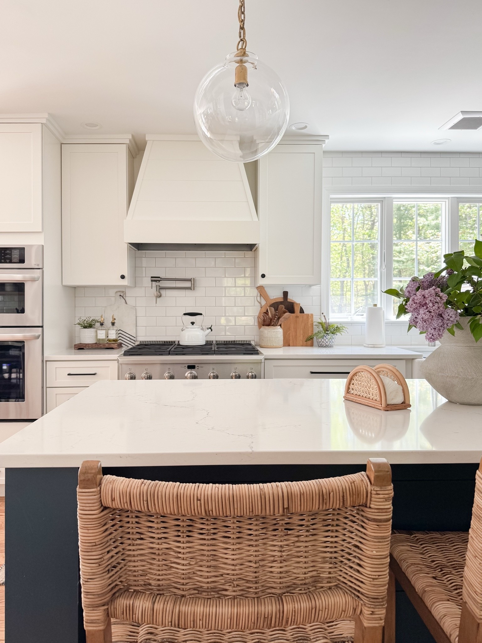 Trending Coastal Kitchen

affordable home decor  affordable home finds  coastal kitchen  coastal kitchen finds  sherricalnanhome

#LTKHome