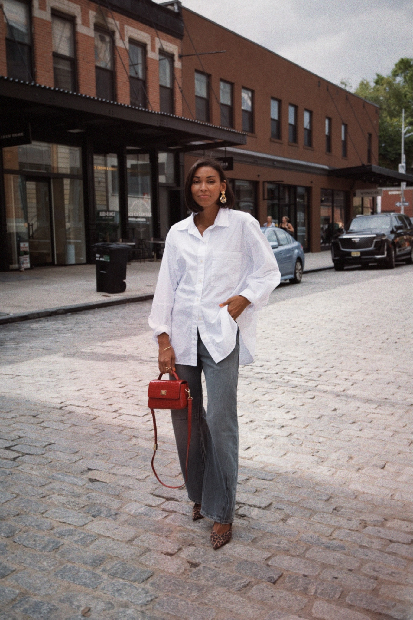 Pre fall outfit with jeans and white button up 

#LTKOver40 #LTKFindsUnder50 #LTKNYFW