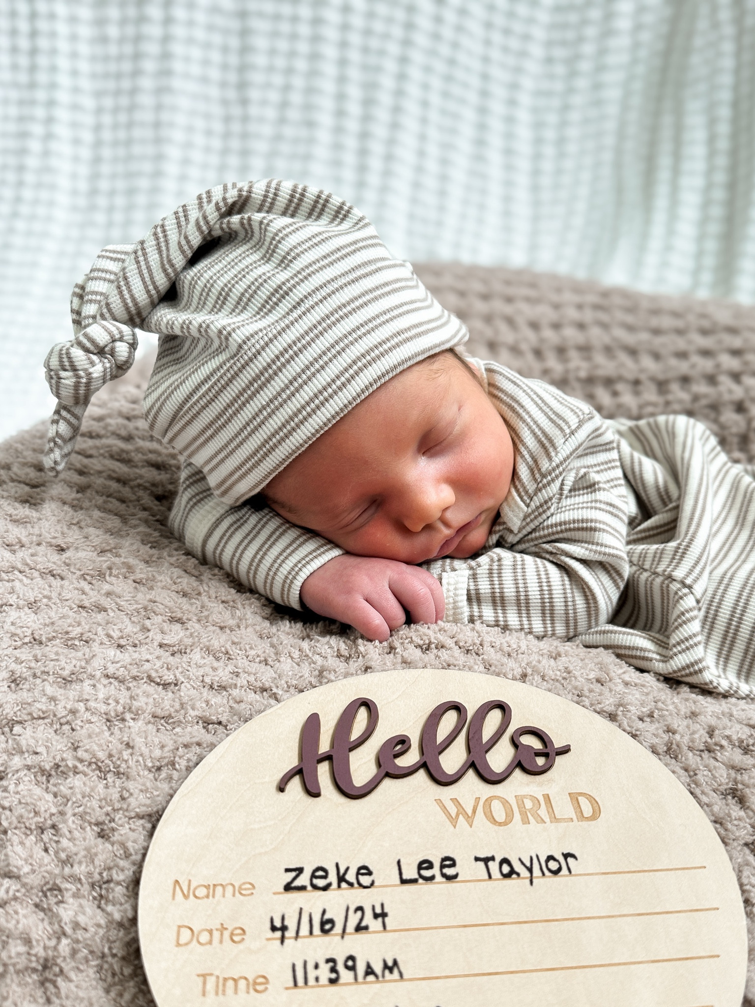 Meet our newest member!

Cutest newborn gown and hat set. Neutral for baby boy or baby girl 

Love this baby sign from Amazon. ** if you get one of these be sure to use a fine point sharpie! Thats what I used and it expands

 (Baby blanket, going home outfit, pack in your hospital bag, baby milestone discs, newborn photos, newborn photography, family of five, baby boy clothes, newborn clothes, newborn outfit, kids clothes, neutral style, bump style, mama)

#LTKbaby #LTKkids #LTKbump