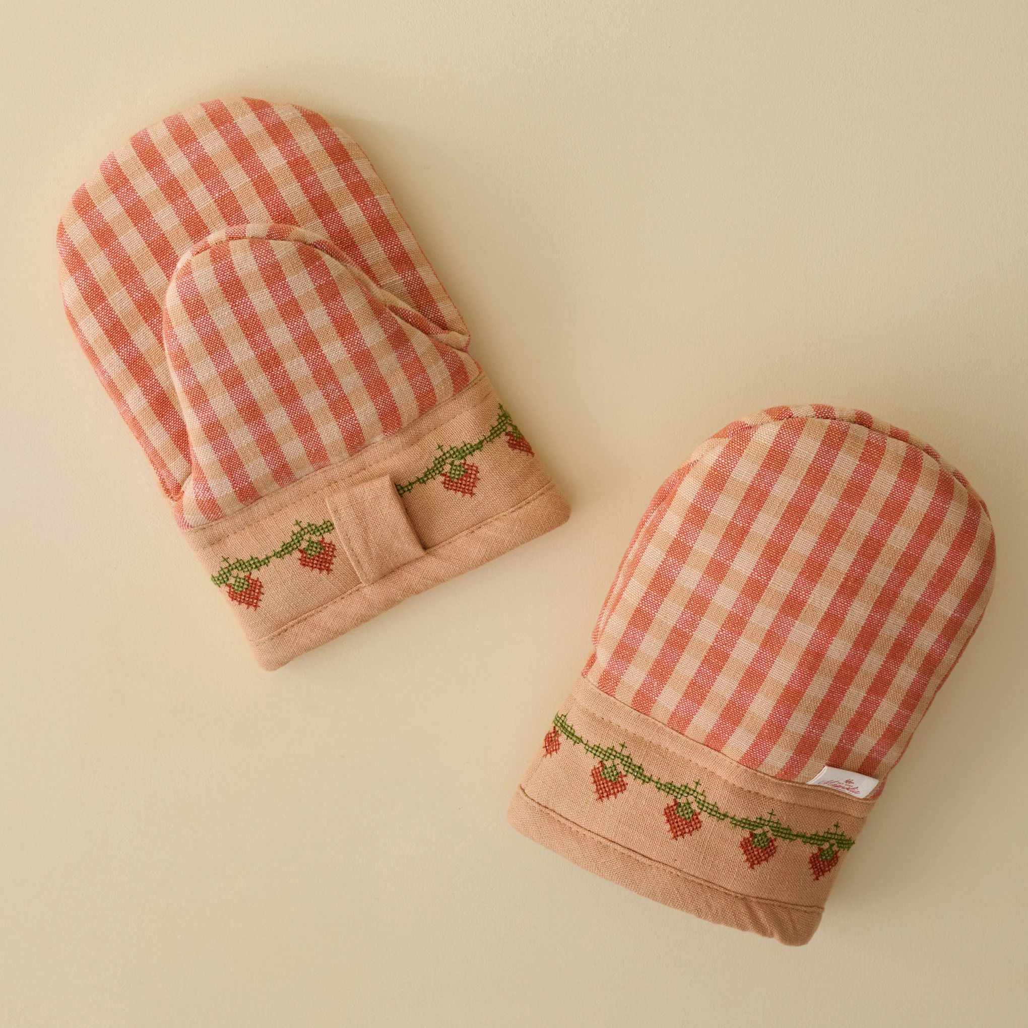 Cross Stitch Strawberry Fields Oven Mitt Set of 2 | Magnolia