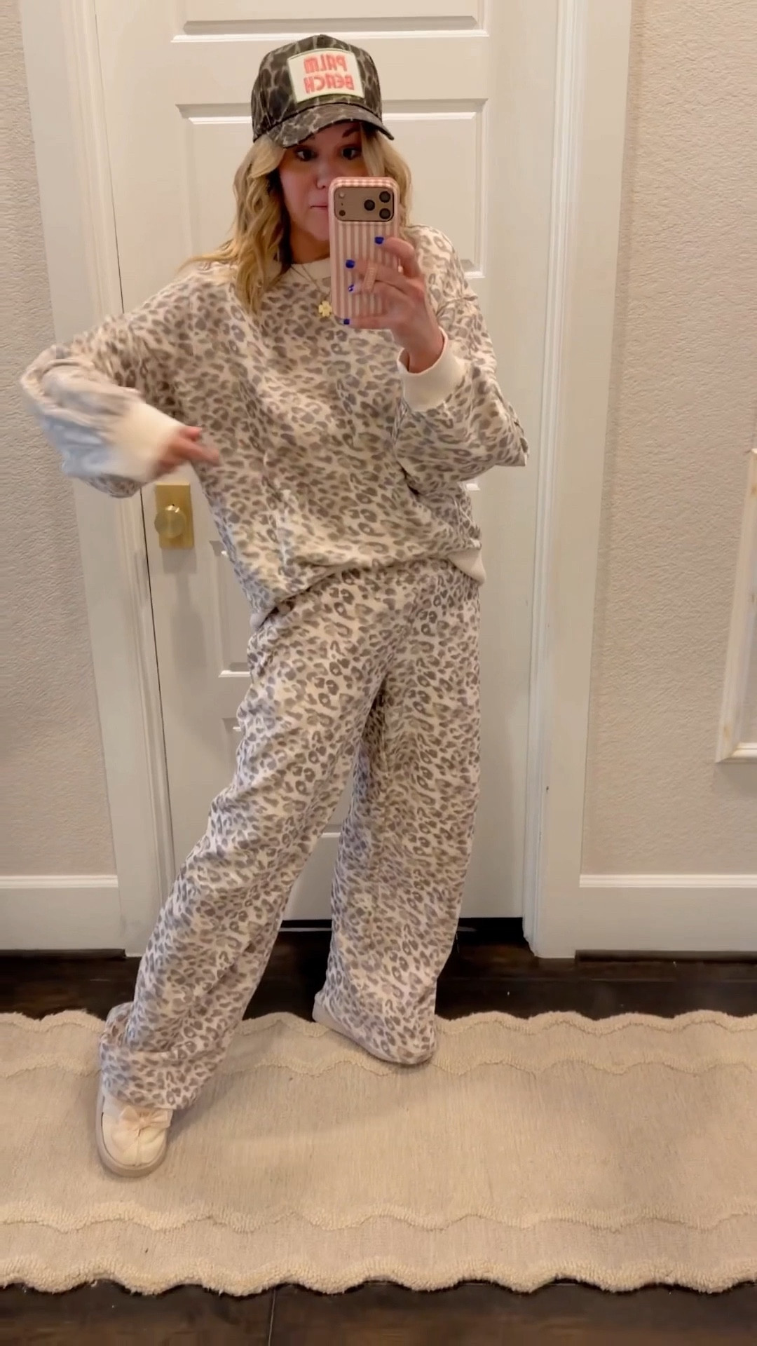 Love this aerie set! I’m wearing a medium in both, but I suggest sizing down if you want it more fitted