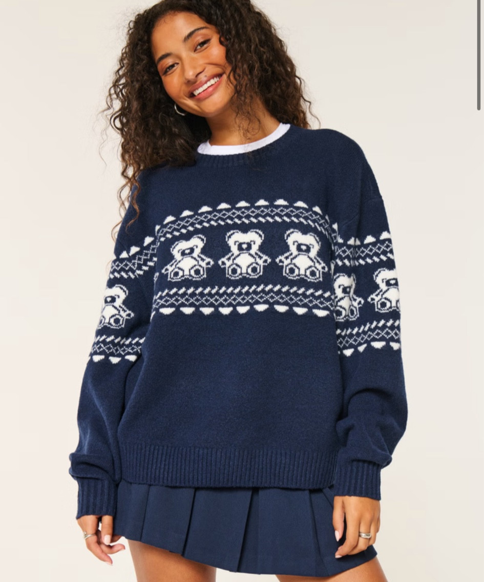 Sale oversized Christmas sweater 🤍🤍

#LTKFindsUnder50 #LTKSeasonal #LTKHoliday