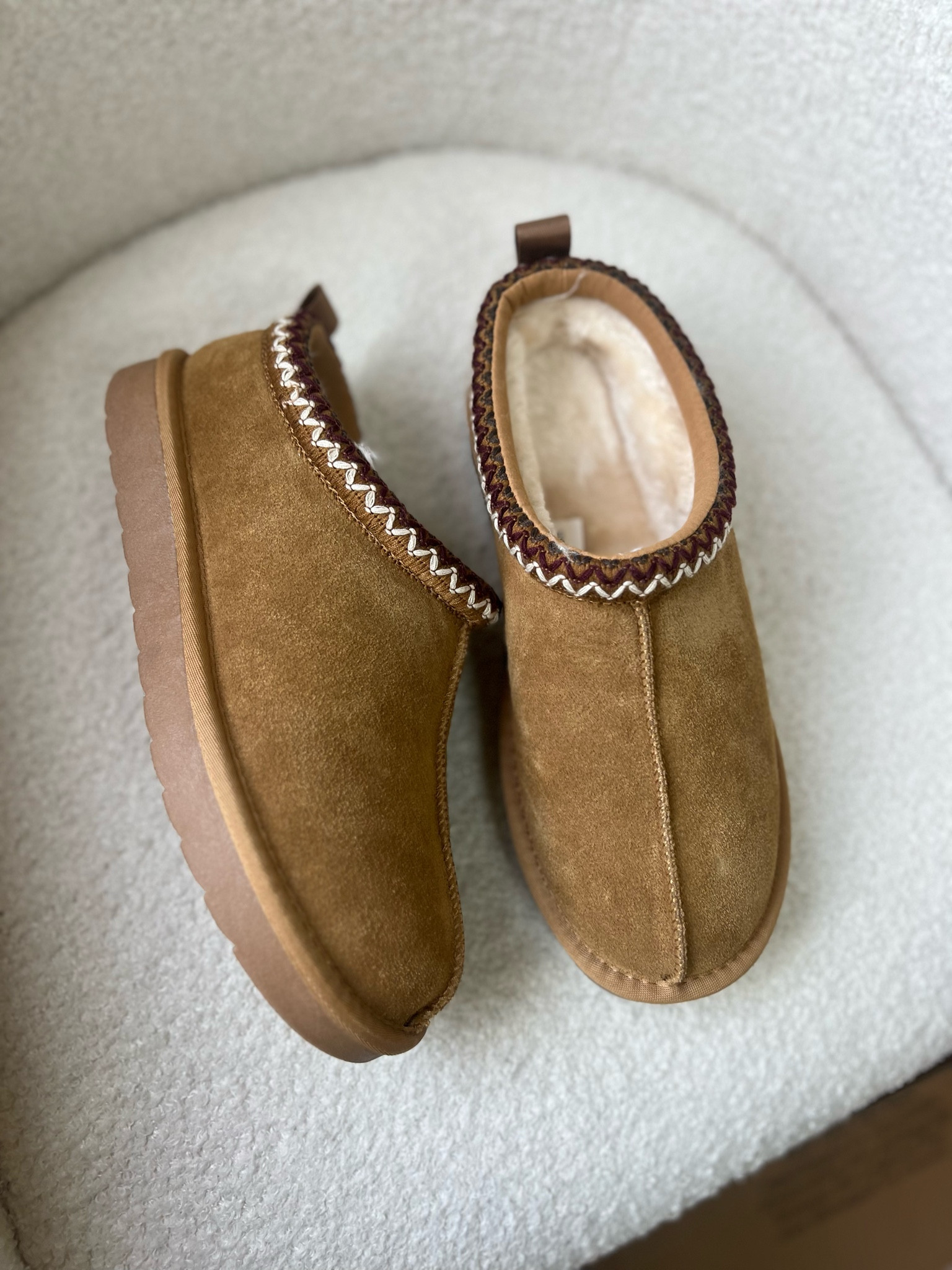  ✨Tap the bell and ❤️ for over 40 fashion, midlife style, midsize fashion and luxury looks for less. 

4 must have shoes in your wardrobe.

1. Gucci fur Princeton look for less
2. Tasman Ugg slipper look for less
3. Sam Edelman Chelsea 
4. Beige slingback kitten heels

👑"Helping you look good, feel good!" - Lindsey Denver boots look for les


⬇️Sizing information:
All run tts 

👑"Helping you look good, feel good!" - Lindsey Denver


Over 40 mom, over 50, midlife, midsize fashion, size 10, size 12, size 8, ootd, perimenopause, gen X, body confidence, over 45, outfit inspiration, mom outfit


Follow my shop @Over40andmidlife on the @shop.LTK app to shop this post and get my exclusive app-only content!

#liketkit #LTKSaleAlert #LTKOver40 #LTKShoeCrush
@shop.ltk
https://liketk.it/55wAX