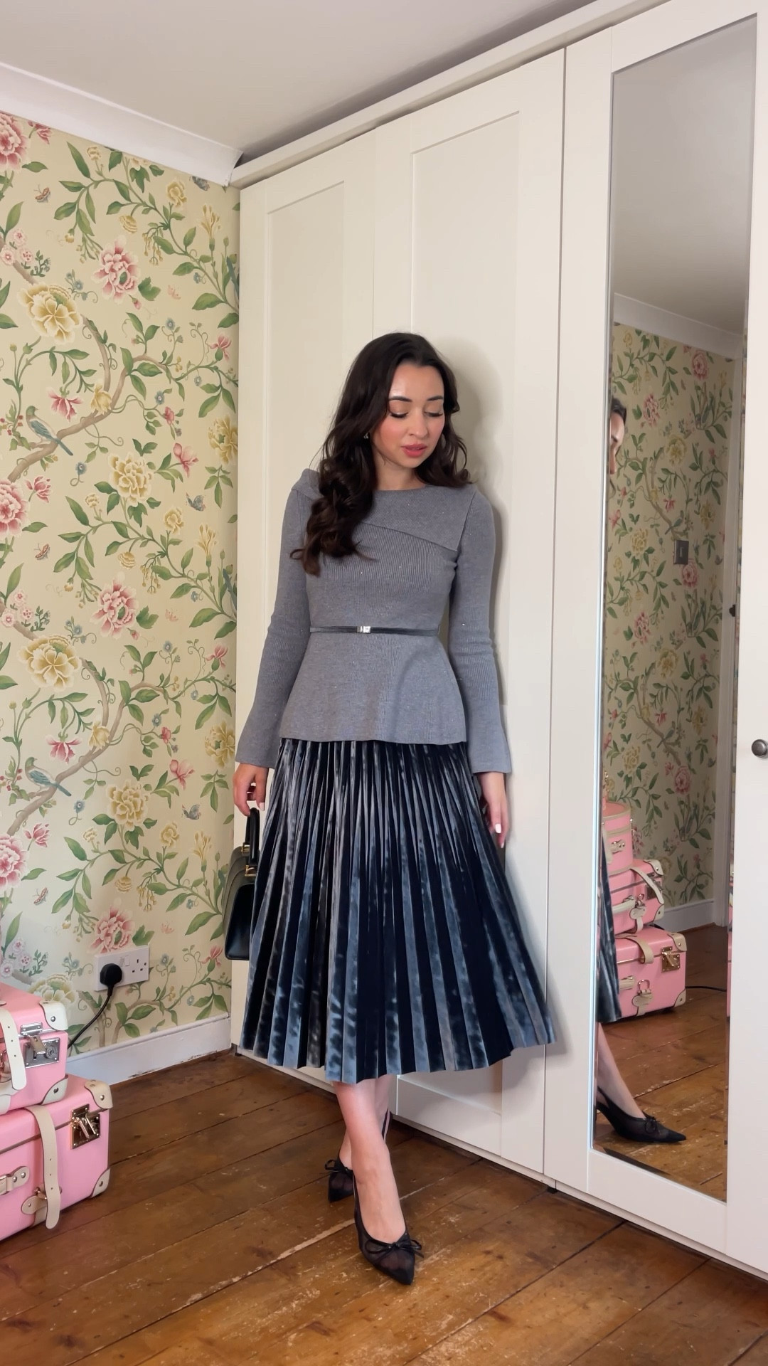 An elegant autumn outfit from Goelia. 

$10 OFF sitewide – Code: 10HE

Buy 2, get 10% OFF – Code: HE10

Buy 5, get 30% OFF – Code: HE30