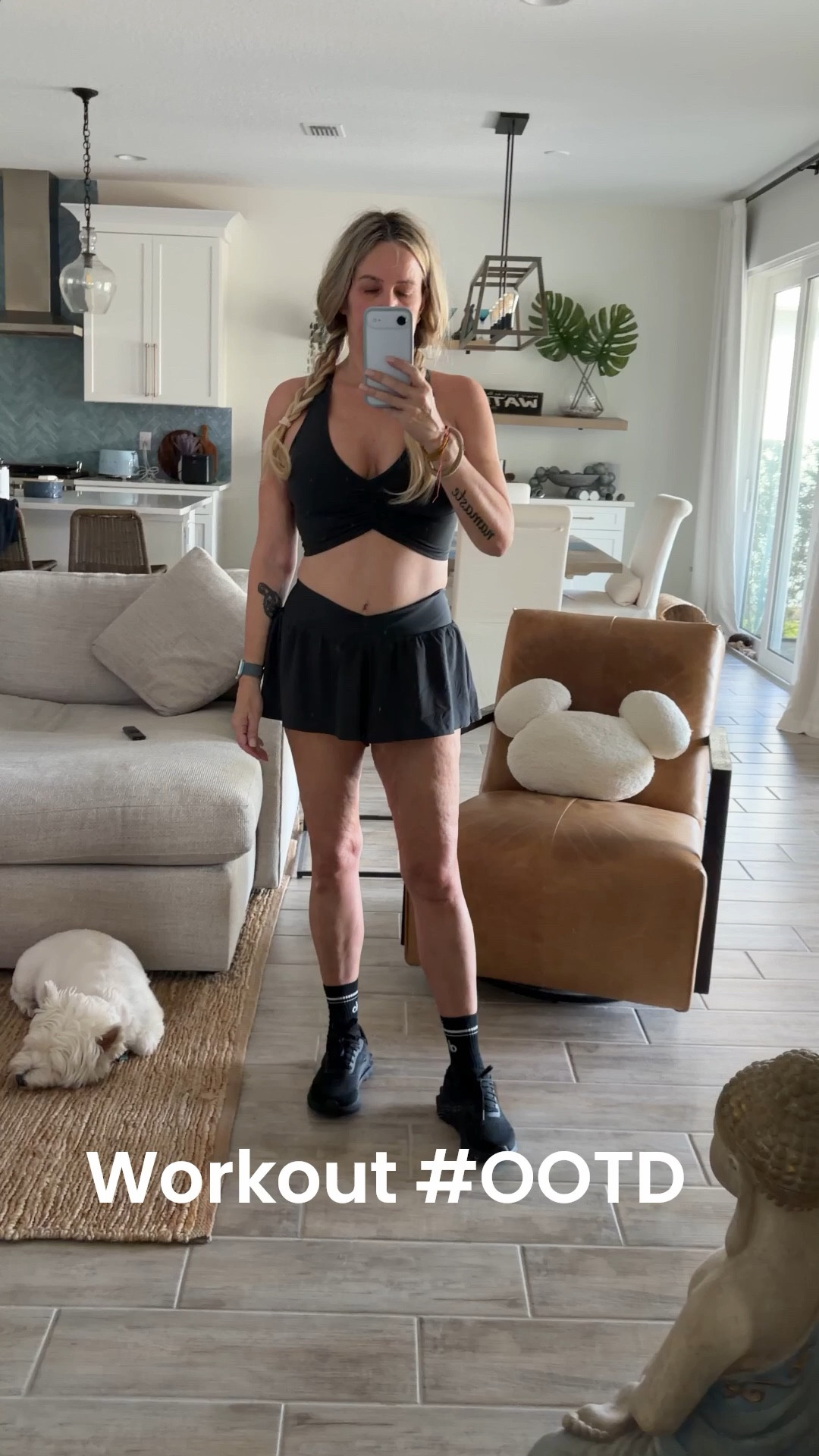 Today’s workout ootd 🖤

Wearing my Alo Wild Thing bra (XS) with the V-Cute shorts (size small) both in anthracite — such a good neutral set.

Paired it with my black Alo crew socks + runners for an easy, go-to gym look.

One of those outfits that’s cute enough to wear out but still perfect for a full workout.

Everything linked in my LTK.

#LTKActive
#AloYoga
#WorkoutOOTD
#AthleisureStyle
#LTKStyle
#GymOutfit


#LTKfitnessgoals #LTKdayinmylife #LTKOver40