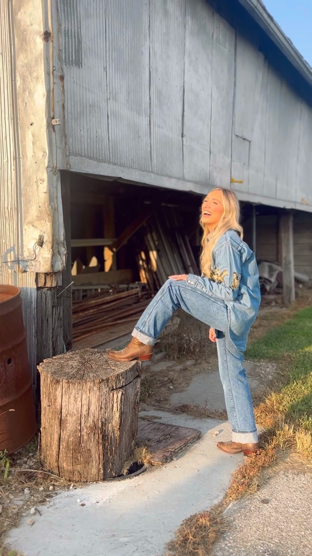 Fall Western outfit inspo 🤠🍂 Wrangler denim shirt with embroidered horses + relaxed fit Wrangler jeans = the perfect cozy fall outfit.
This head-to-toe denim-on-denim look is giving vintage cowgirl style, Western fashion, and fall ranch outfit vibes. Pair it with your favorite brown leather boots for pumpkin patch dates, rodeo nights, or cozy bonfires.
Wrangler pieces are timeless, comfortable, and perfect for layering with cardigans or jackets as the weather cools.
Shop my fall Western outfit, Wrangler jeans, and embroidered denim shirt all linked on my LTK 🤎✨


#LTKStyleTip #LTKSeasonal #LTKautumn