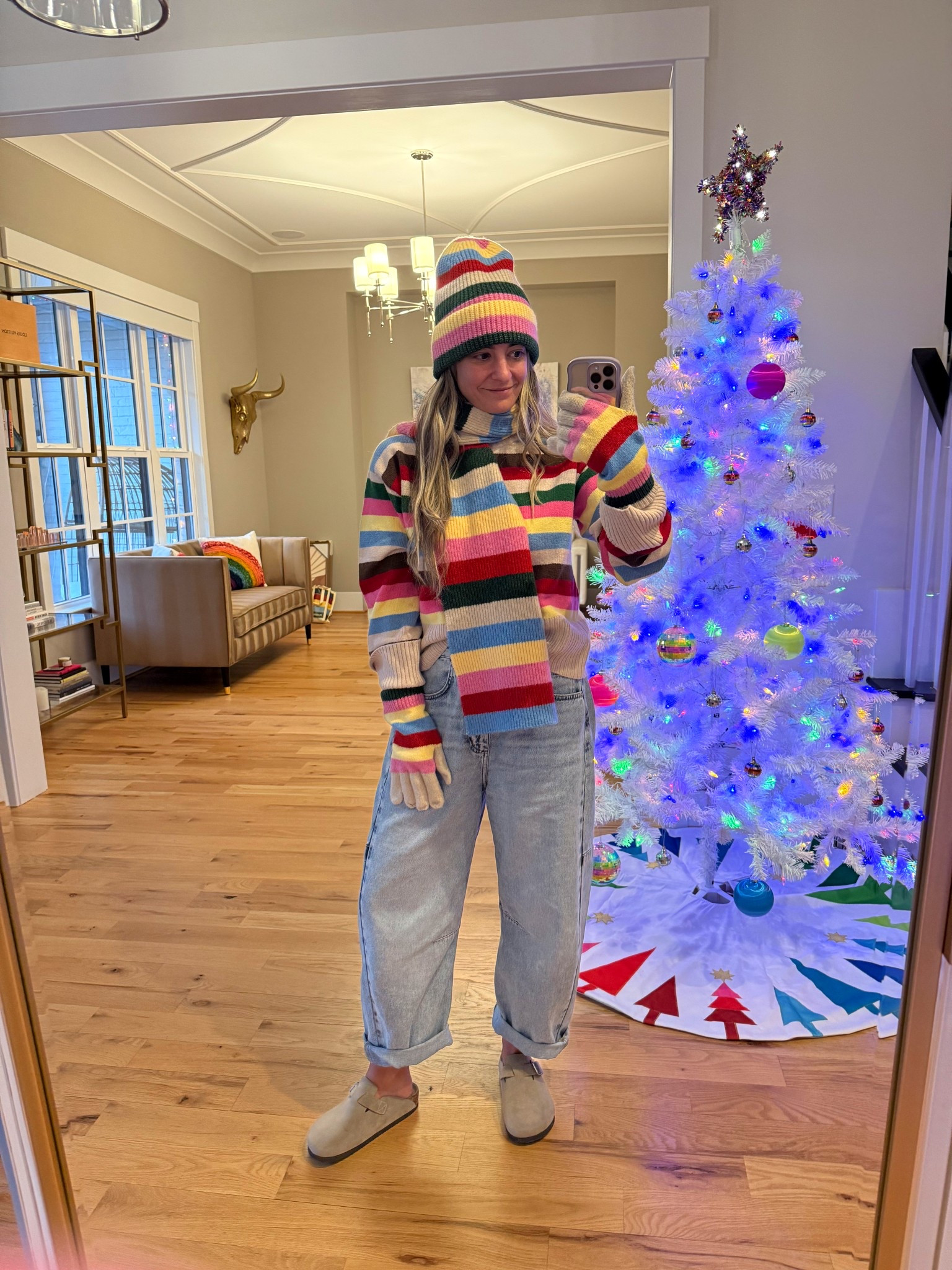 Never enough rainbow in this house! These Rainbow cashmere like pieces are so reminiscent of 90’s/2000’s nostalgia!

#RainbowStripe #RainboSweater #RainbowChristmas