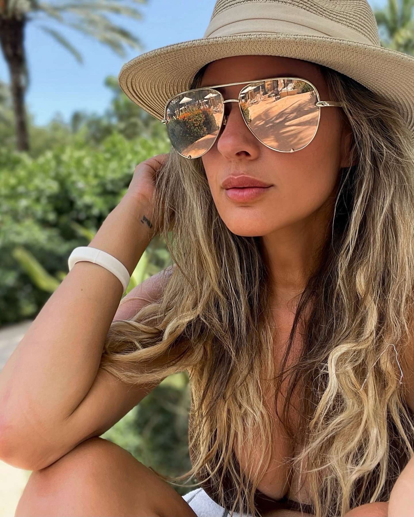 Is your SPF up to par? ☀️ Yesterday’s sun had me ready to take up a poolside residency, 𝘣𝘶𝘵 we haven’t reached summer just yet. So what SPF is best during these transitional months?

➡️ Swipe through to Check Out these 14 SPF products voted ‘BEST’ by Harper’s Bazaar in 2025. 

#LTKOver40 #LTKTravel #LTKBeauty