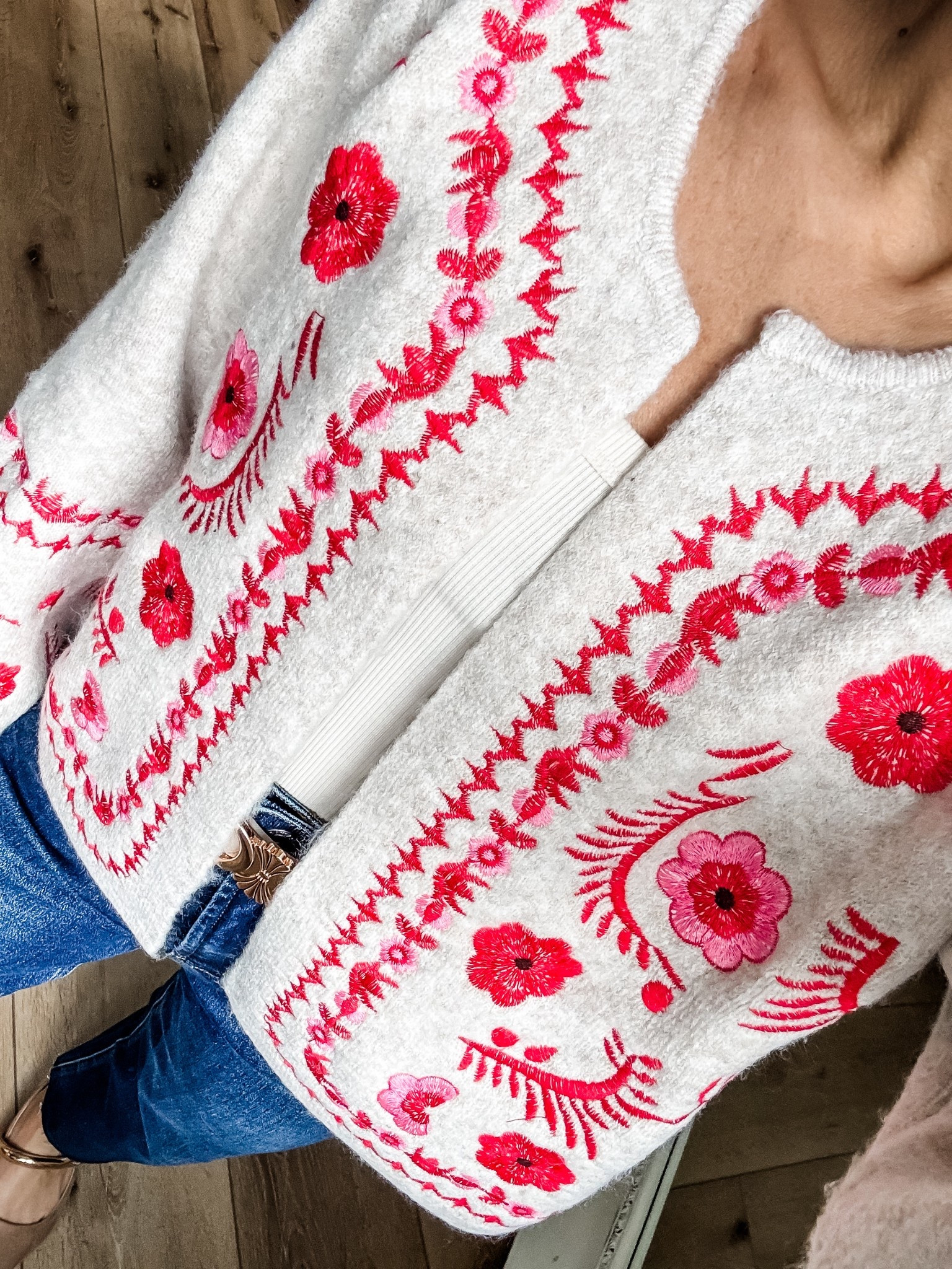 Small cardigan 

#LTKSaleAlert #LTKFindsUnder100 #LTKCyberWeek