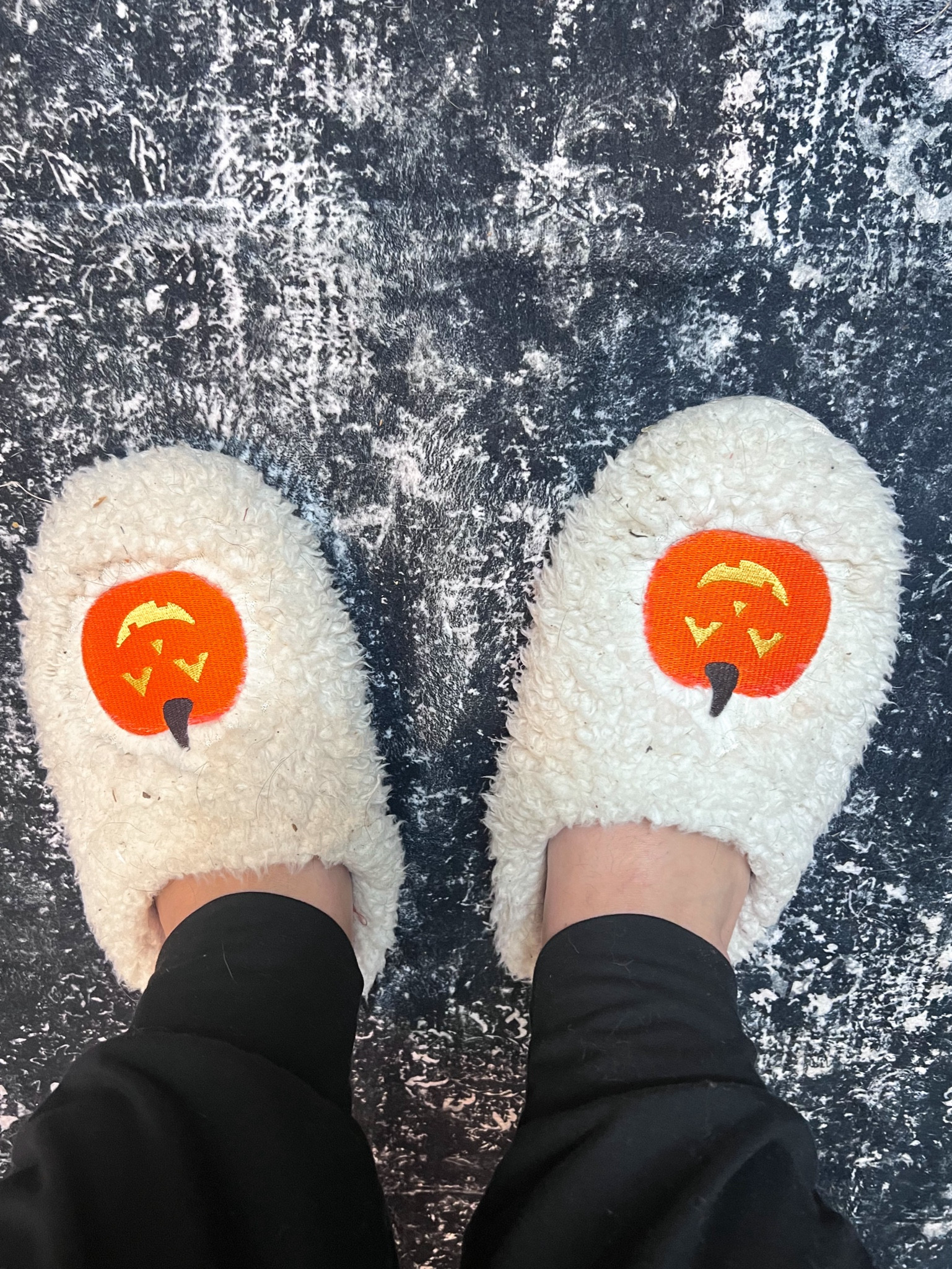 Fall slippers, pumpkin slippers, Halloween, target finds 

#LTKStyleTip #LTKFindsUnder50 #LTKHalloween