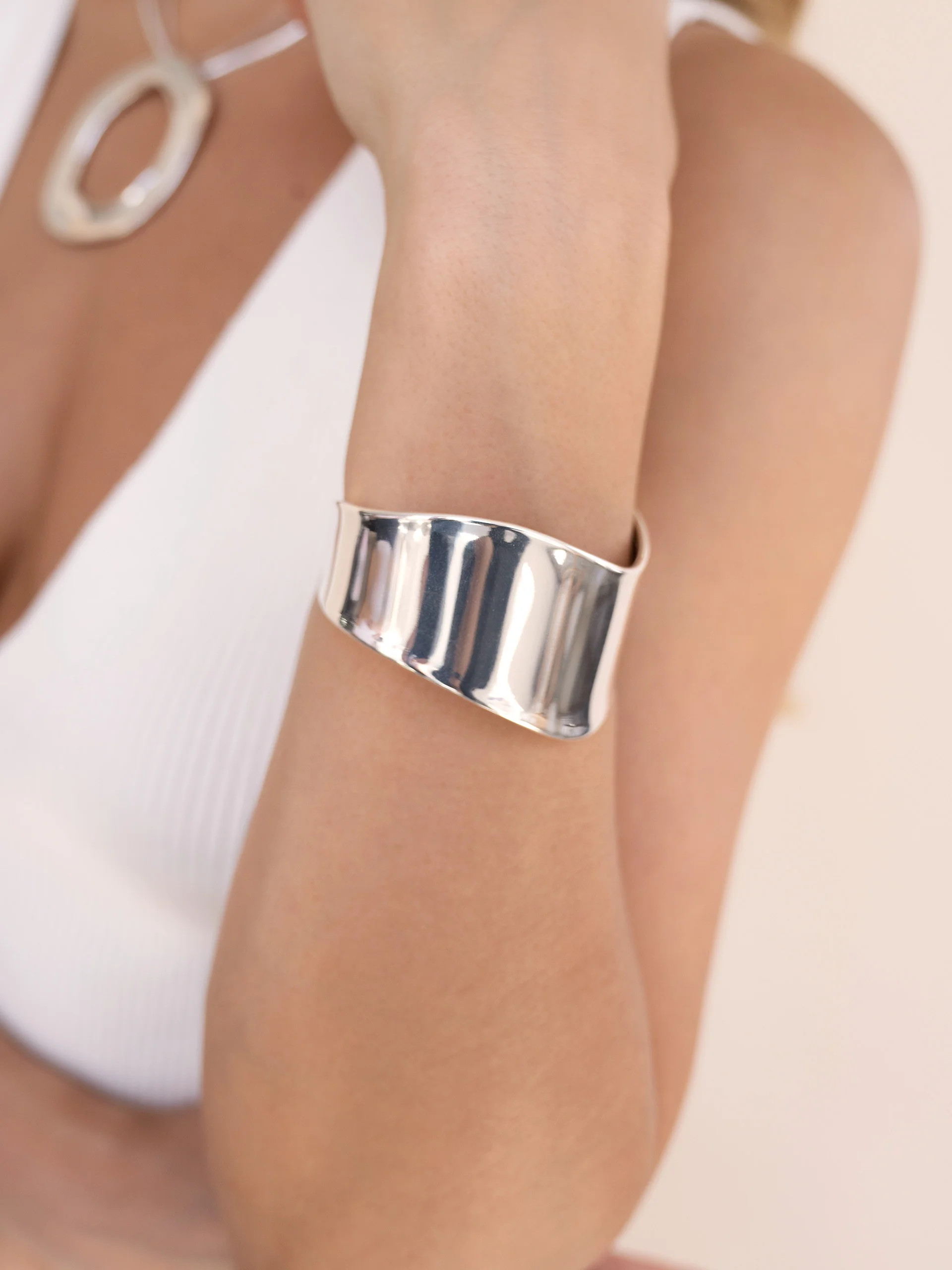 Smooth Cuff Bracelet | Ettika
