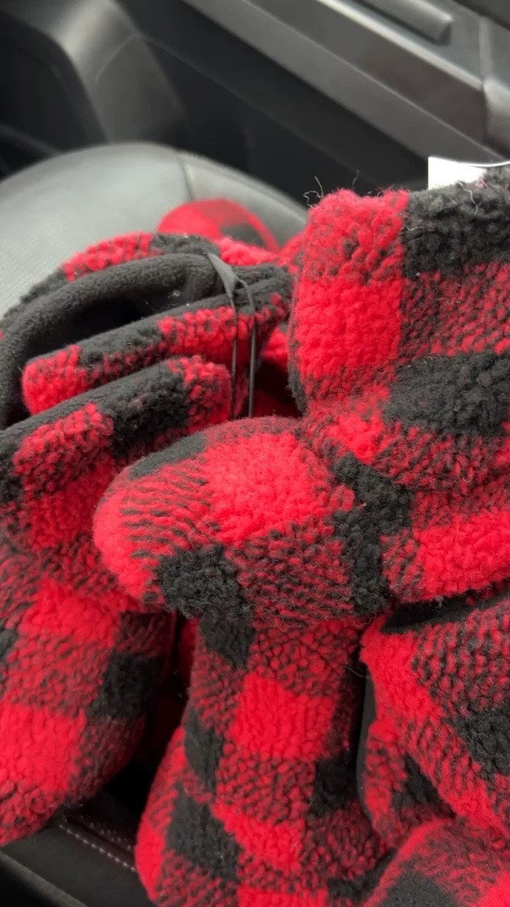 Gender neutral cozy booties for babies, toddlers and kids!

#booties #slippers #cozy #christmasgift #childrensgift #kidsgiftideas childrensgiftideas #cozyslippers #joefresh #kidsfashion #kidswear 

#LTKHoliday #LTKSeasonal #LTKGiftGuide