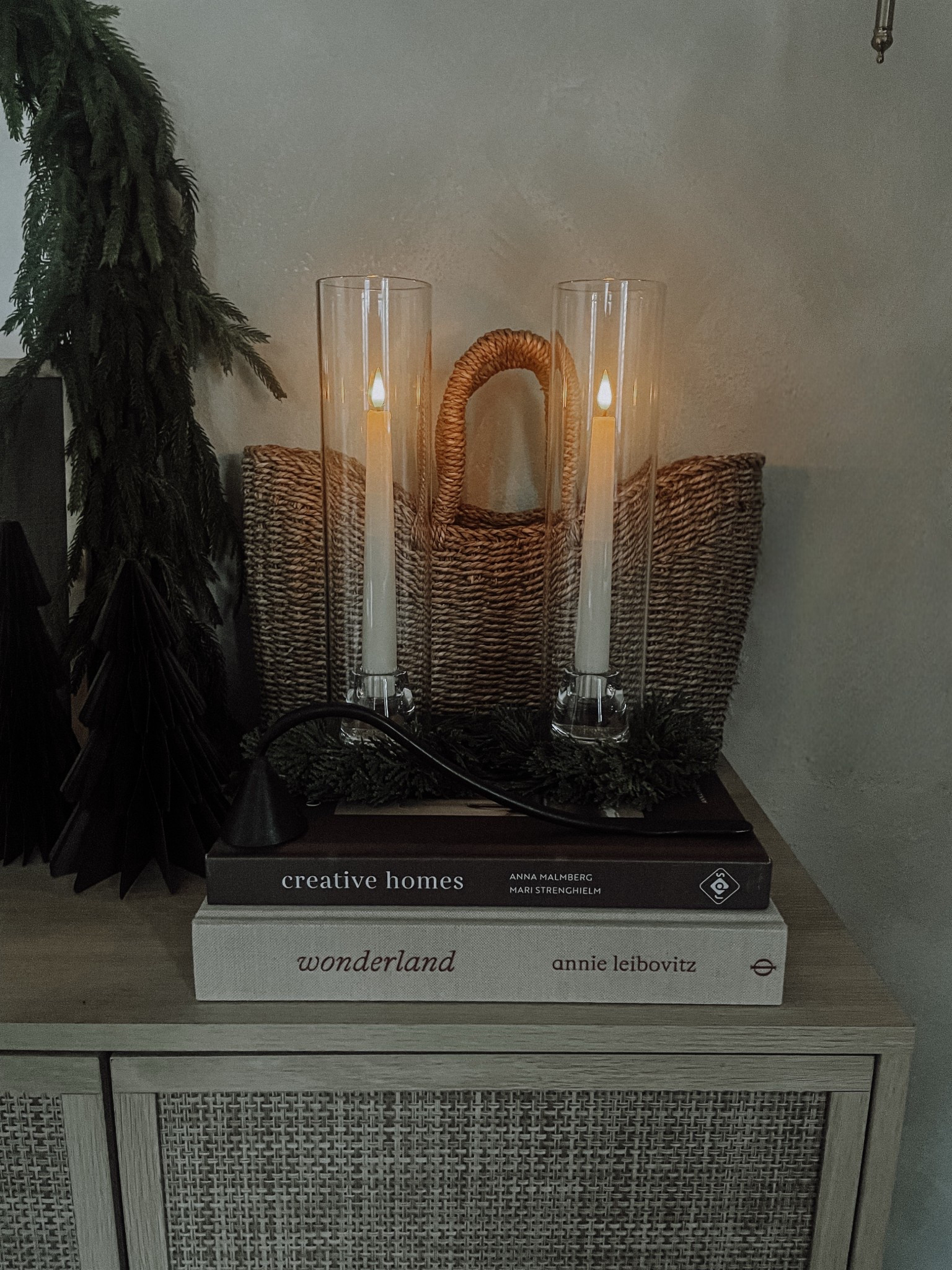 Just got this STUNNING Creative Homes book. The price drop is too good to ignore for a book like this!🤎📚