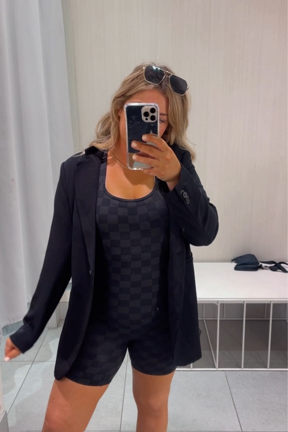 Oversized blazer // H&M boyfriend blazer 

#LTKsalealert #LTKSeasonal #LTKunder50