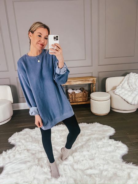 I love a good oversized sweater from Amazon! This is actually a men’s XXL and comes in tons of colors #founditonamazon 

#LTKfindsunder50 #LTKstyletip #LTKVideo