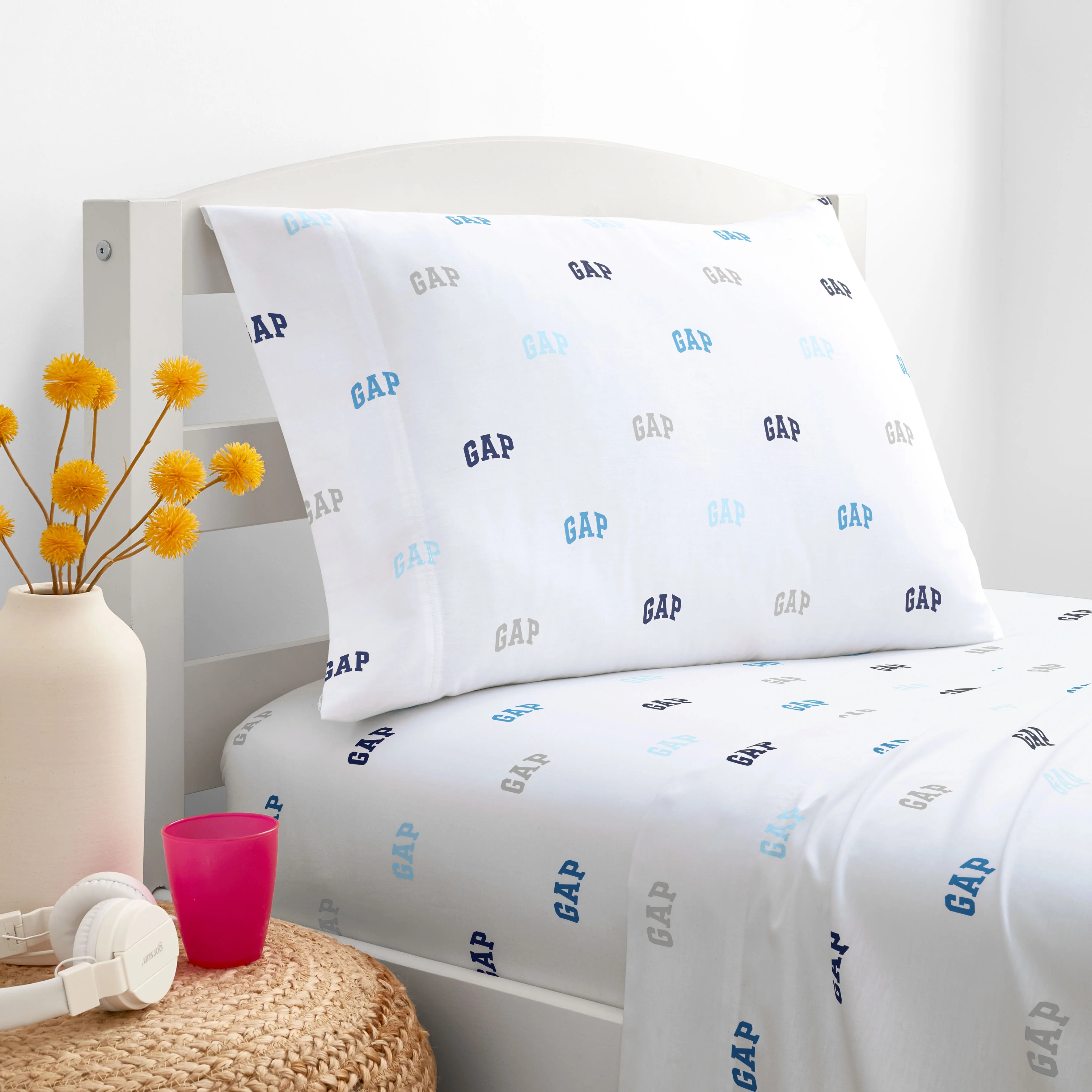 Gap Home Kids Arched Logo Organic Cotton Blend Sheet Set, Twin, White/Navy, 3-Pieces | Walmart (US)
