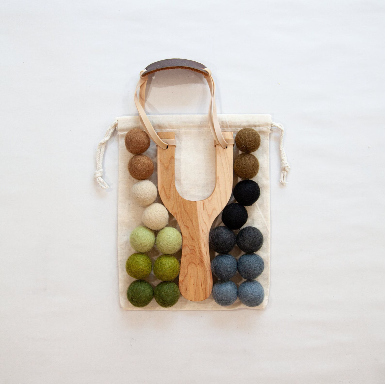 Felt Ball Slingshot // Kids Toy Slingshot, Military Toy for Boys, Handmade Gift, Outdoor Toy, Kid... | Etsy (US)