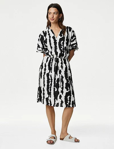 Robe coupe ample en lin mélangé à col&nbsp;V avec imprimé | Marks & Spencer (UK)