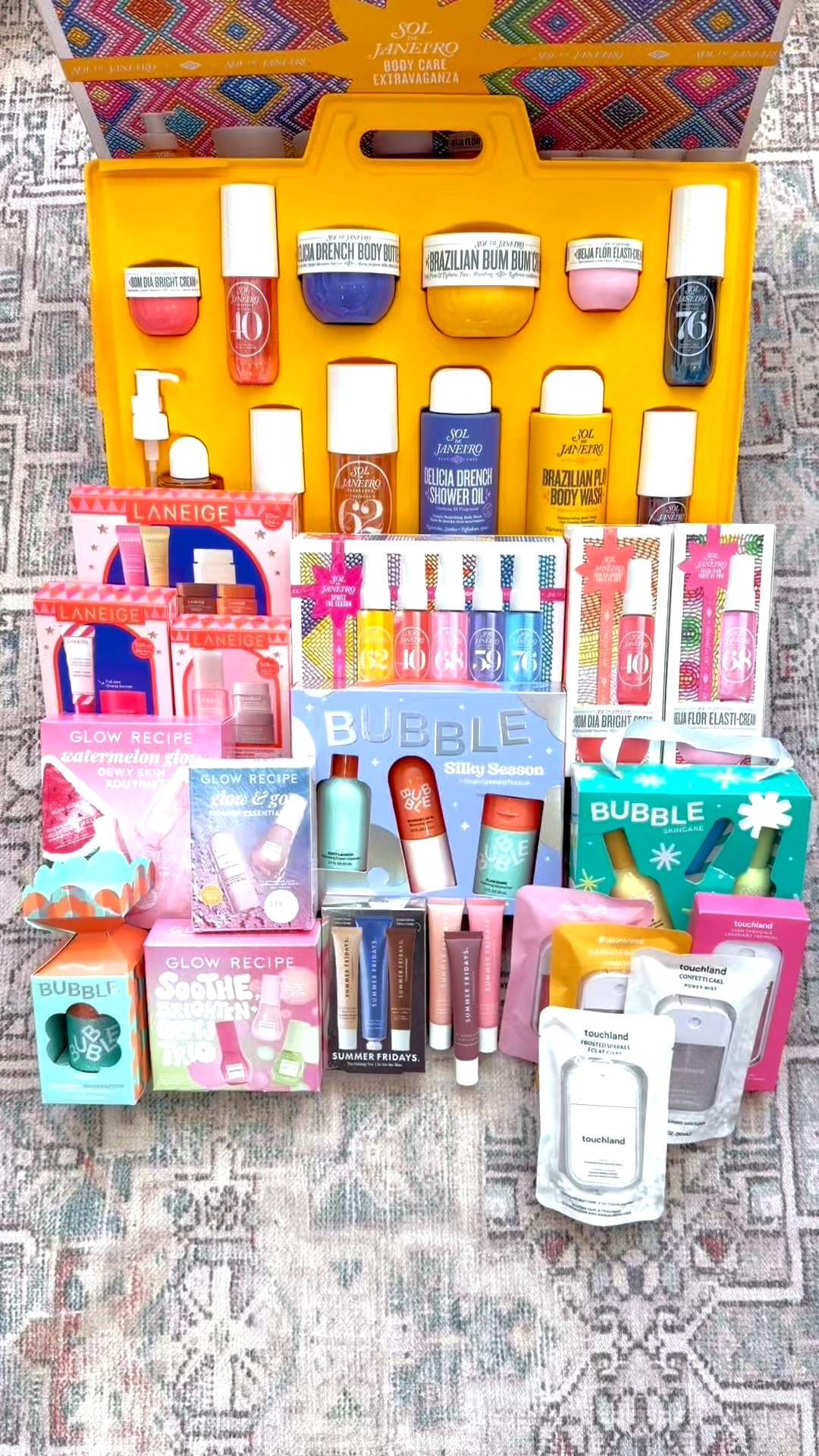 🙌🏻 Found y’all the BEST Black Friday deals on the hottest gifts for Tweens + Teens! Summer Fridays, Sol de Janeiro, Bubble, Glow Recipe + Touchland are are SO MANY lists! See comments for the codes needed + LMK if there’s another brand you’re looking for!



#LTKCyberWeek #LTKGiftGuide #LTKBeauty