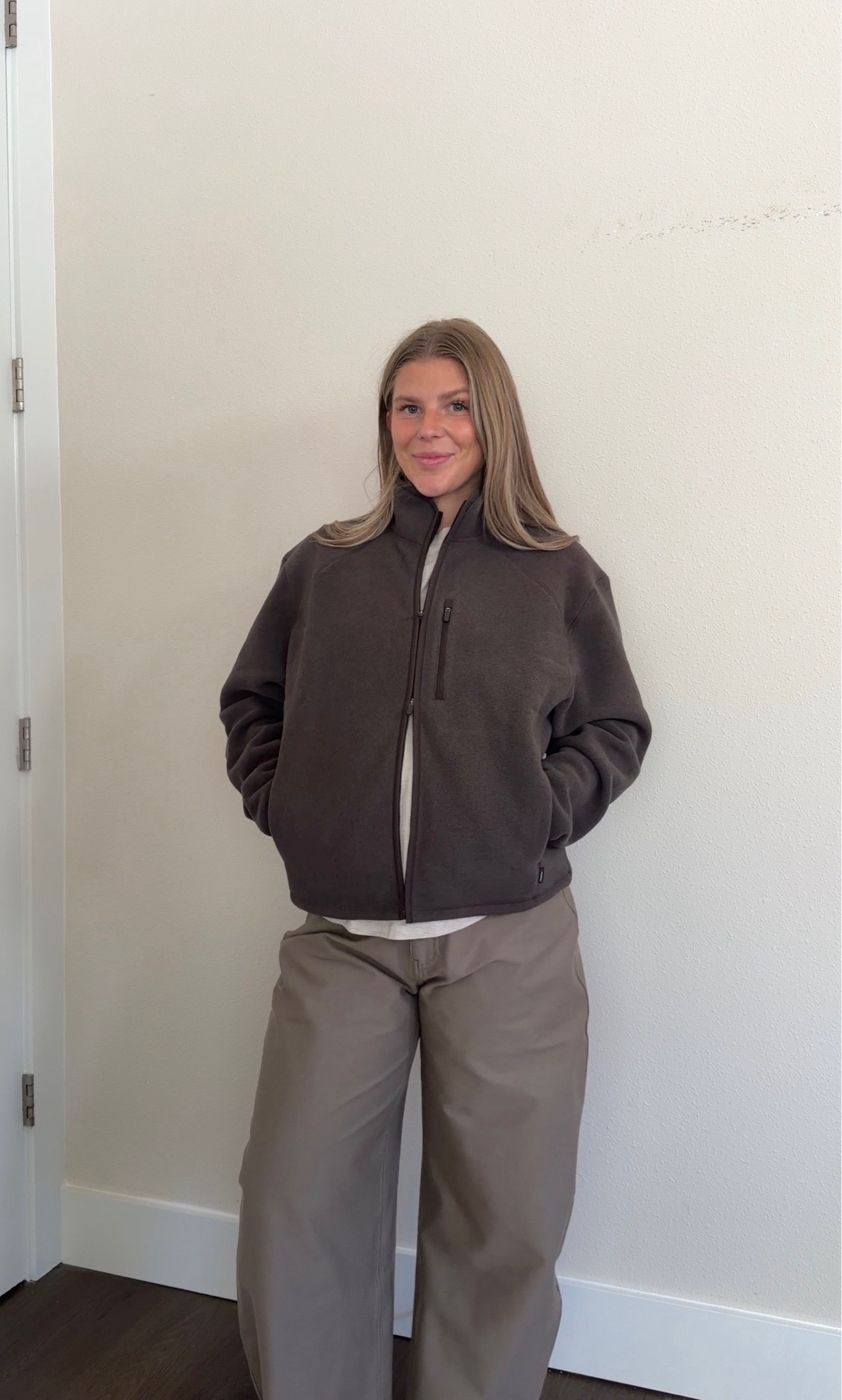 A few pieces for the Fall from @lululemon that I can wear for the end of pregnancy & postpartum!! #lululemoncreator #ad #liketkit

Size medium in jacket
Size 29 in pants