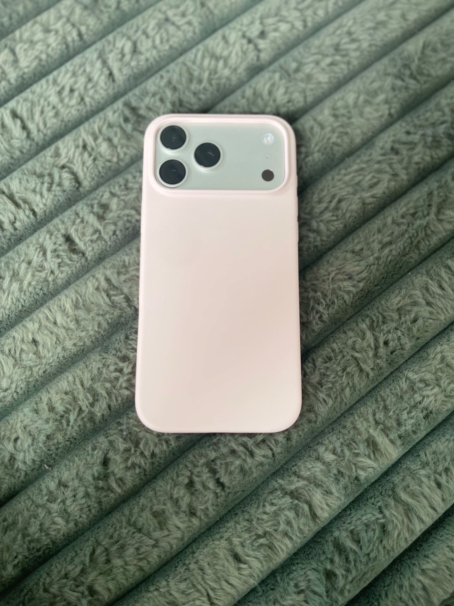Minimalist dreams. 🌸 You can't beat the perfect soft pink silicone case for a simple, clean, and put-together look.

#LTKHome #LTKootd