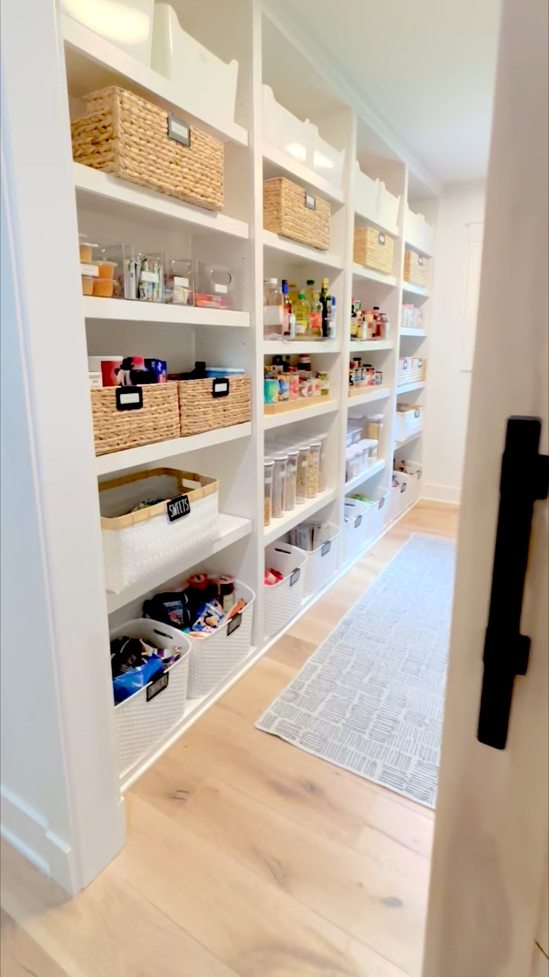 Butler’s Pantry organization 

#LTKHome #LTKFamily