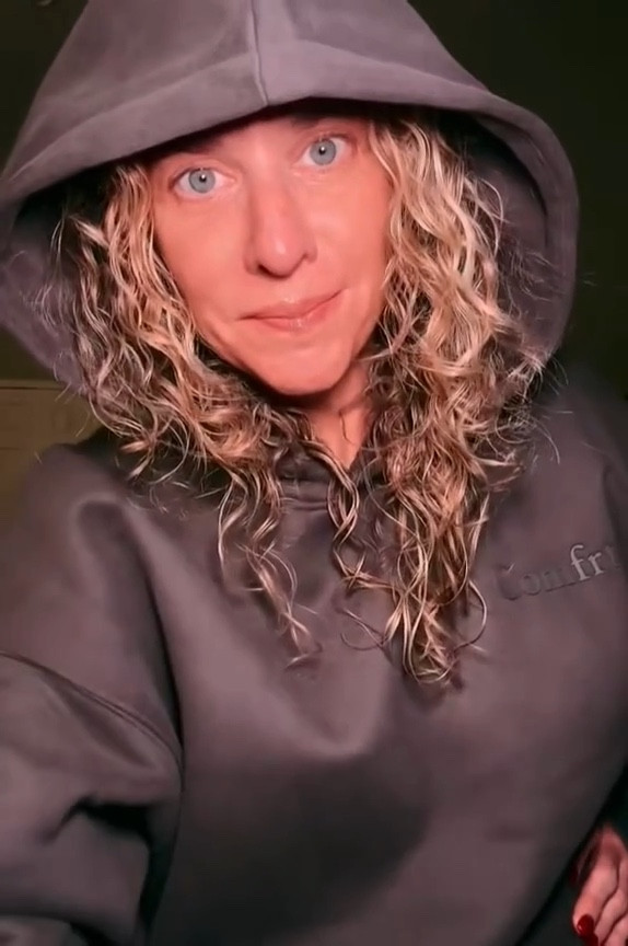 An OVERSIZED hood! Why didn't I buy this sooner! #musthaves #comfrt #hoodie #weightedhoodie #calming #relaxed #oversizedhoodie #steelgrayminialmist #oversizedhood

#LTKOver40 #LTKStyleTip #LTKFindsUnder50