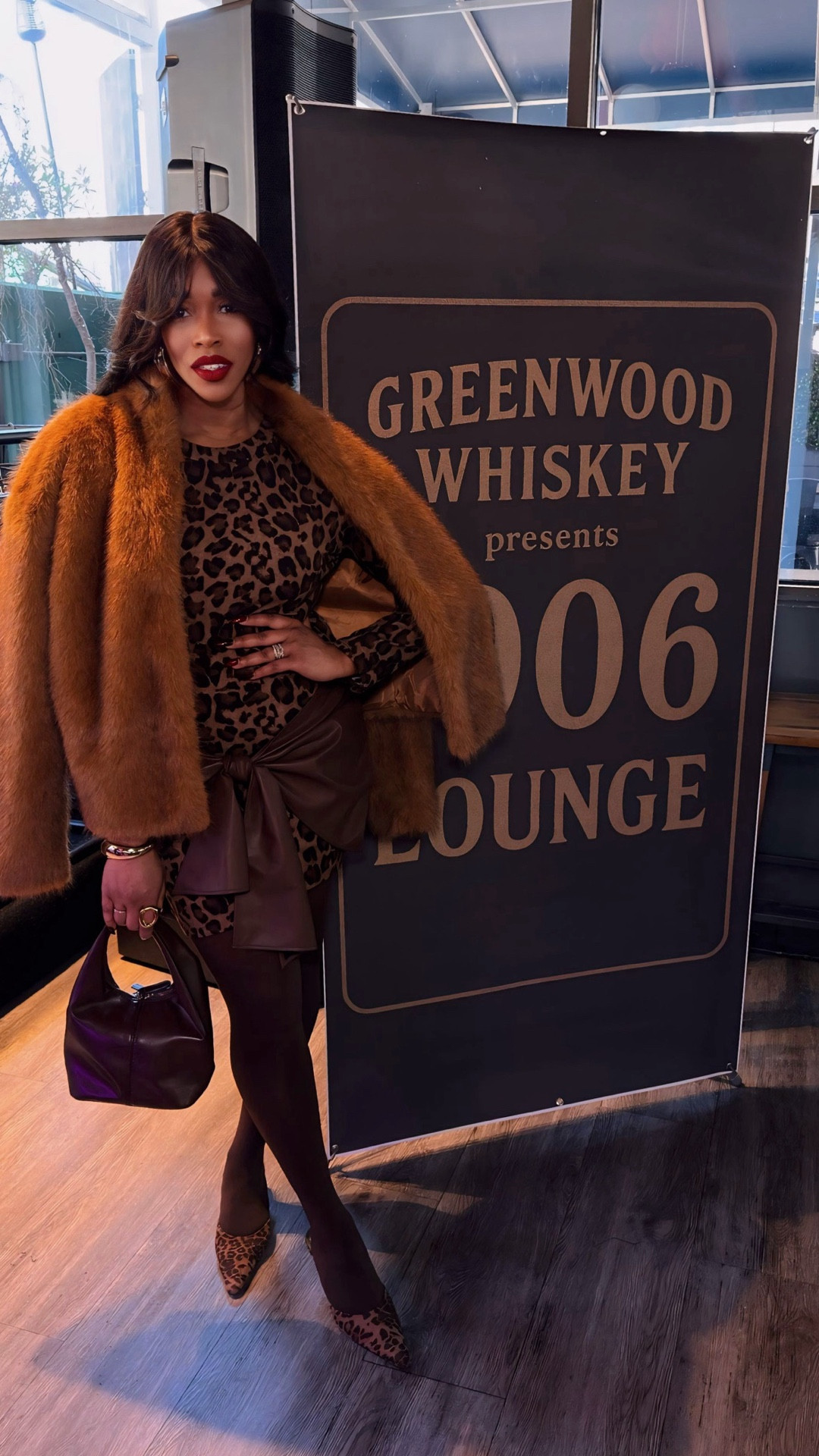 Dress: Micas (LakeshiaJ12)
Shoes: Shoedazzle
Bag: Lavoute
Coat: Fashionnova 