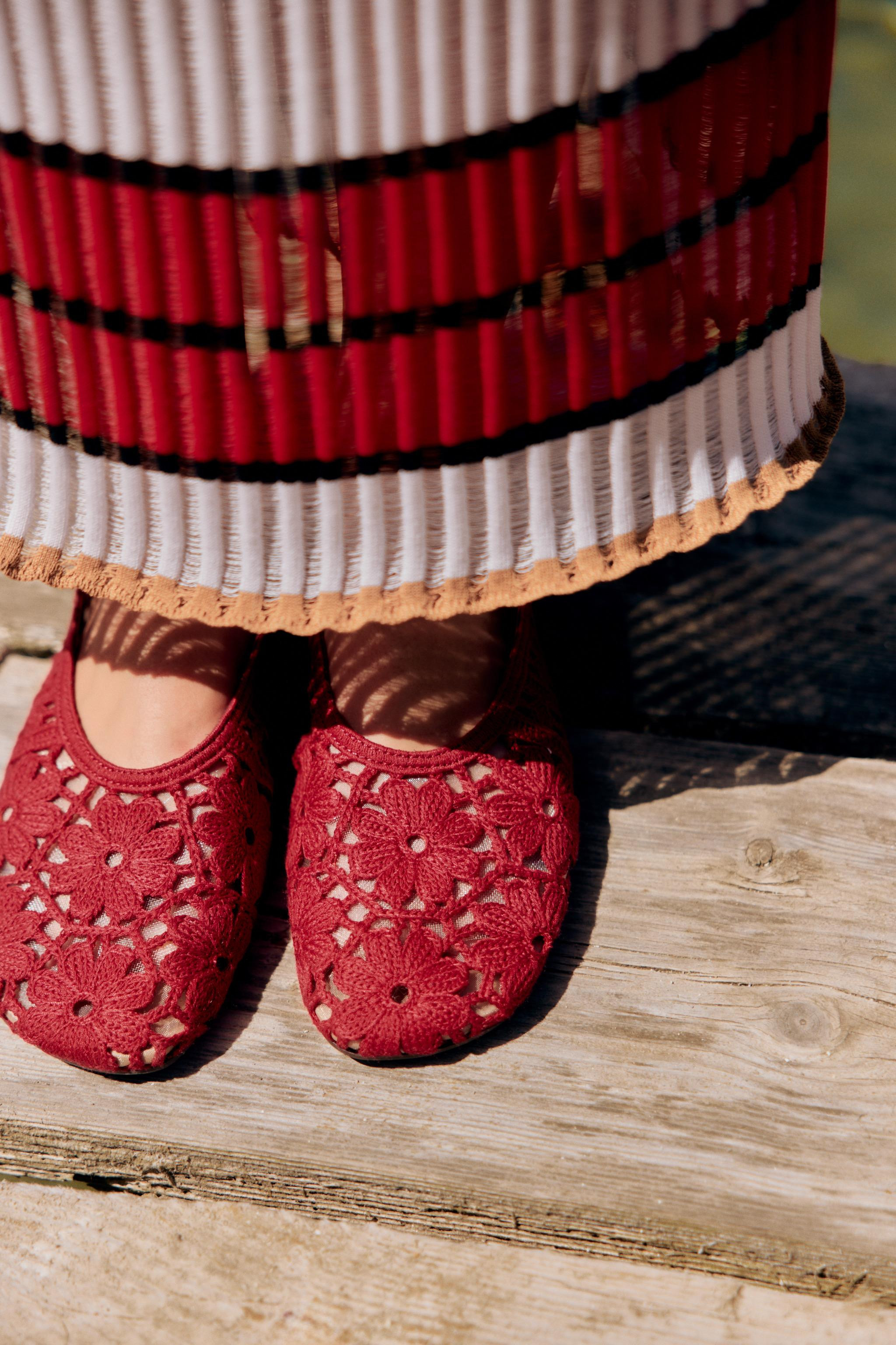 GEHÄKELTE BALLERINA MIT BLUMENMUSTER | Zara DE
